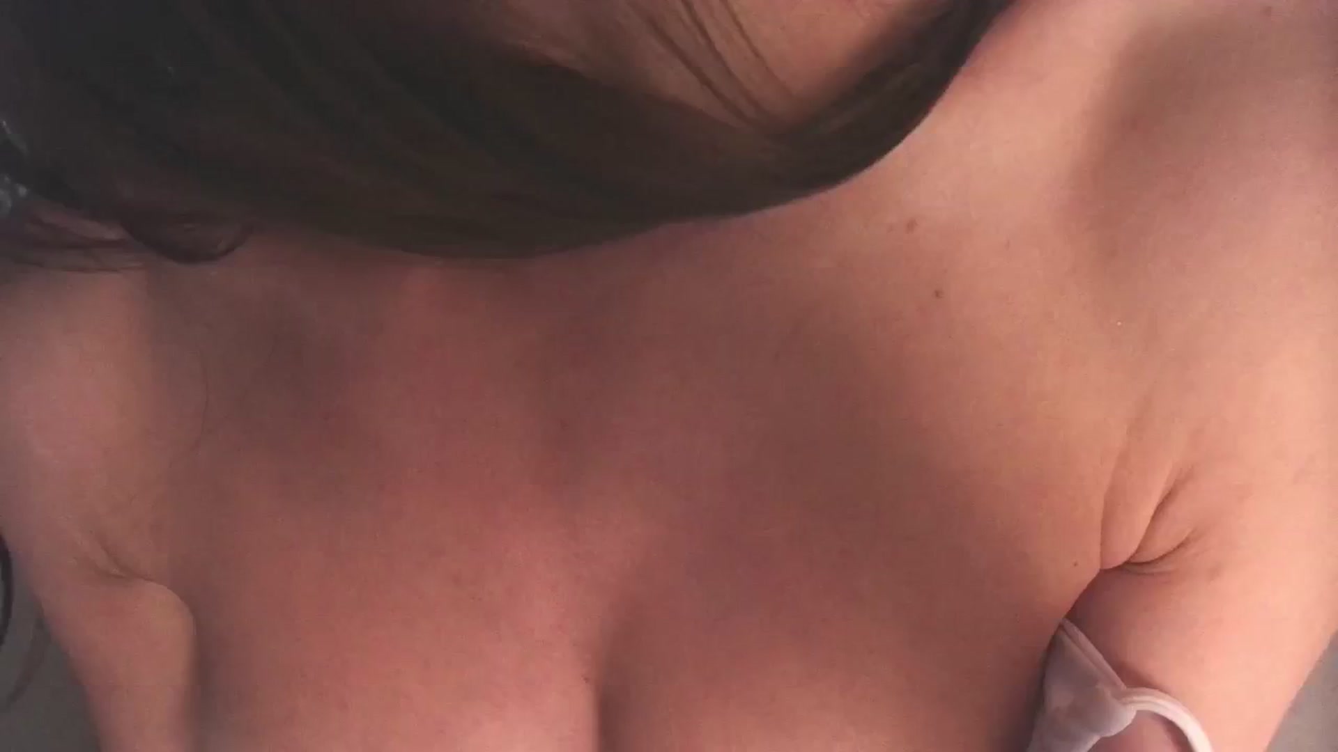Gallery image thumbnail from Ice_Petal's myfreecams stream on, 04/20/2024, 16:32 image 2 of 20