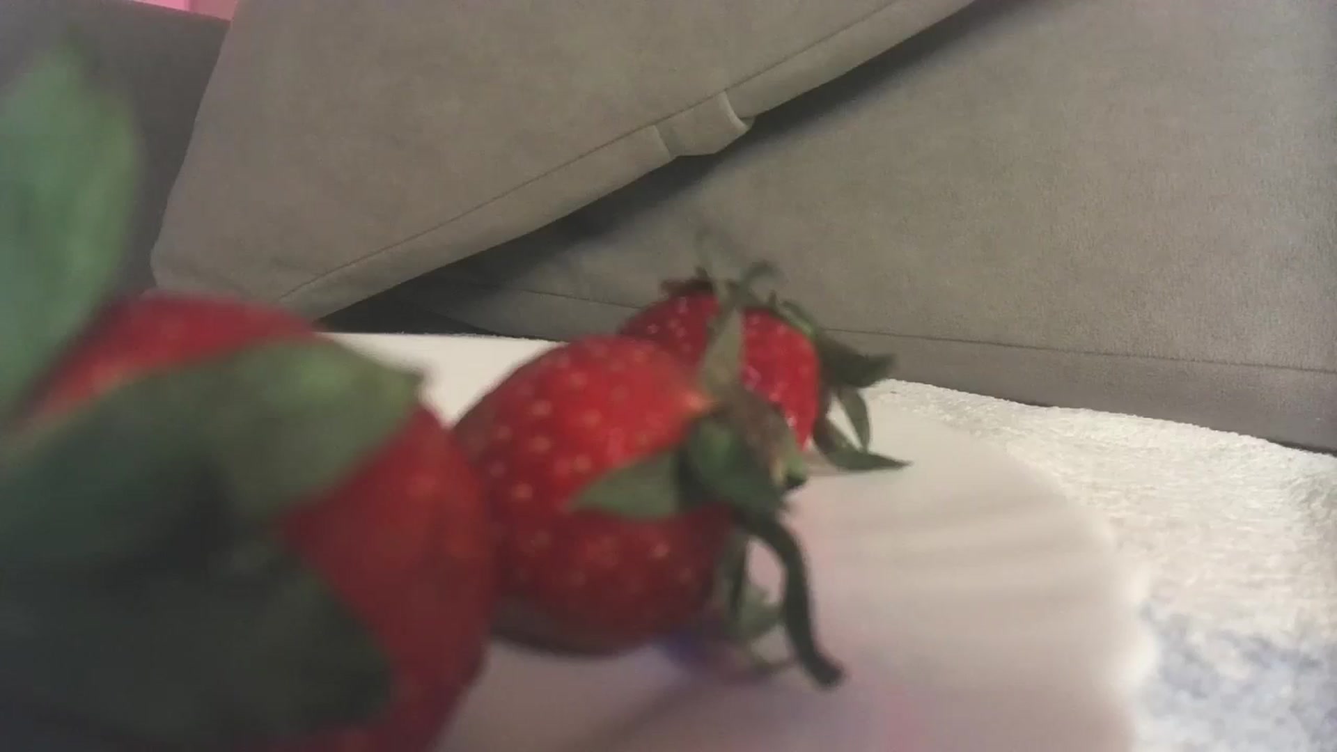 Gallery image thumbnail from Ice_Petal's myfreecams stream on, 04/26/2024, 23:31 image 7 of 20