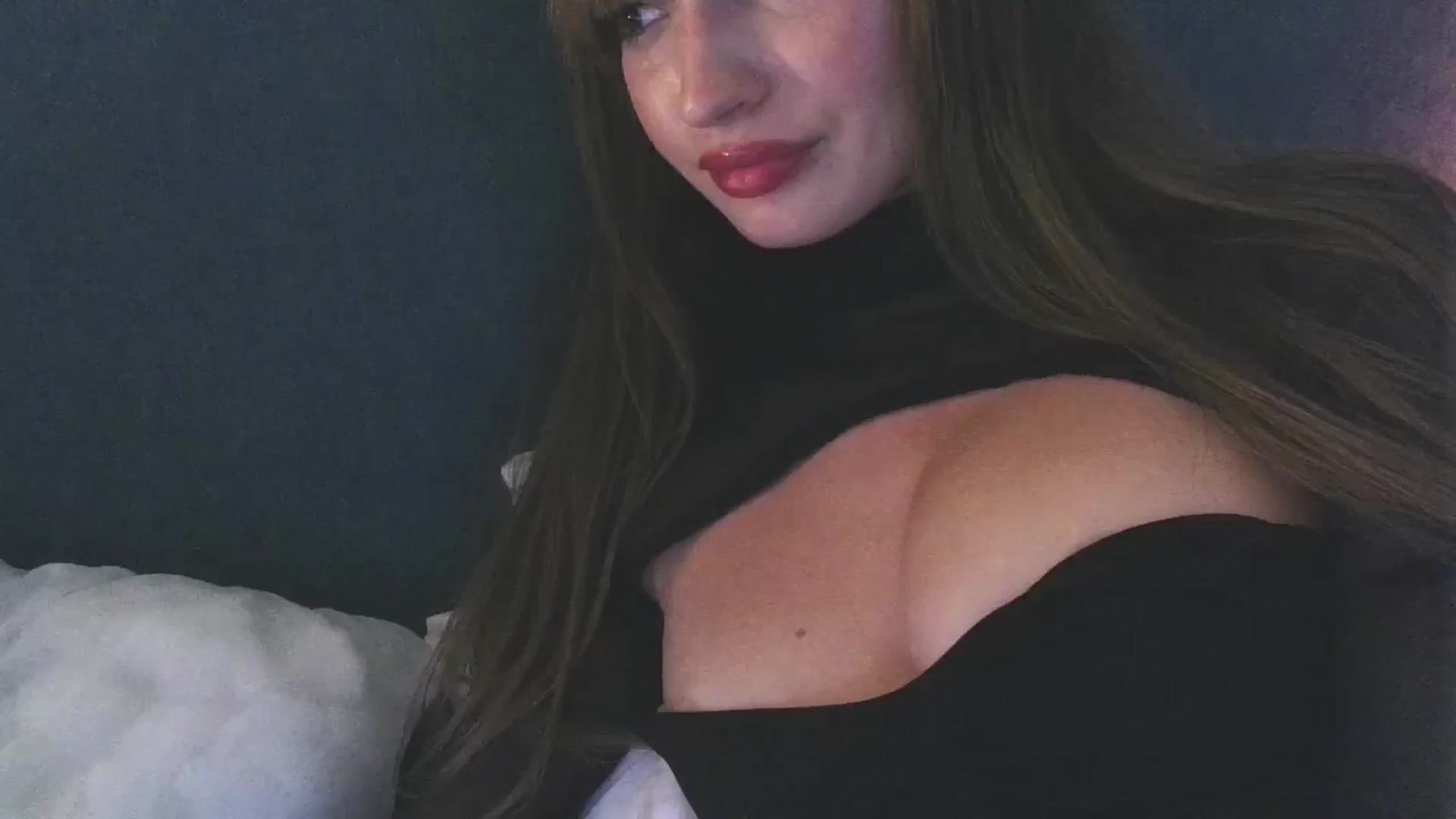Gallery image thumbnail from Ice_Petal's myfreecams stream on, 07/04/2024, 17:49 image 1 of 20
