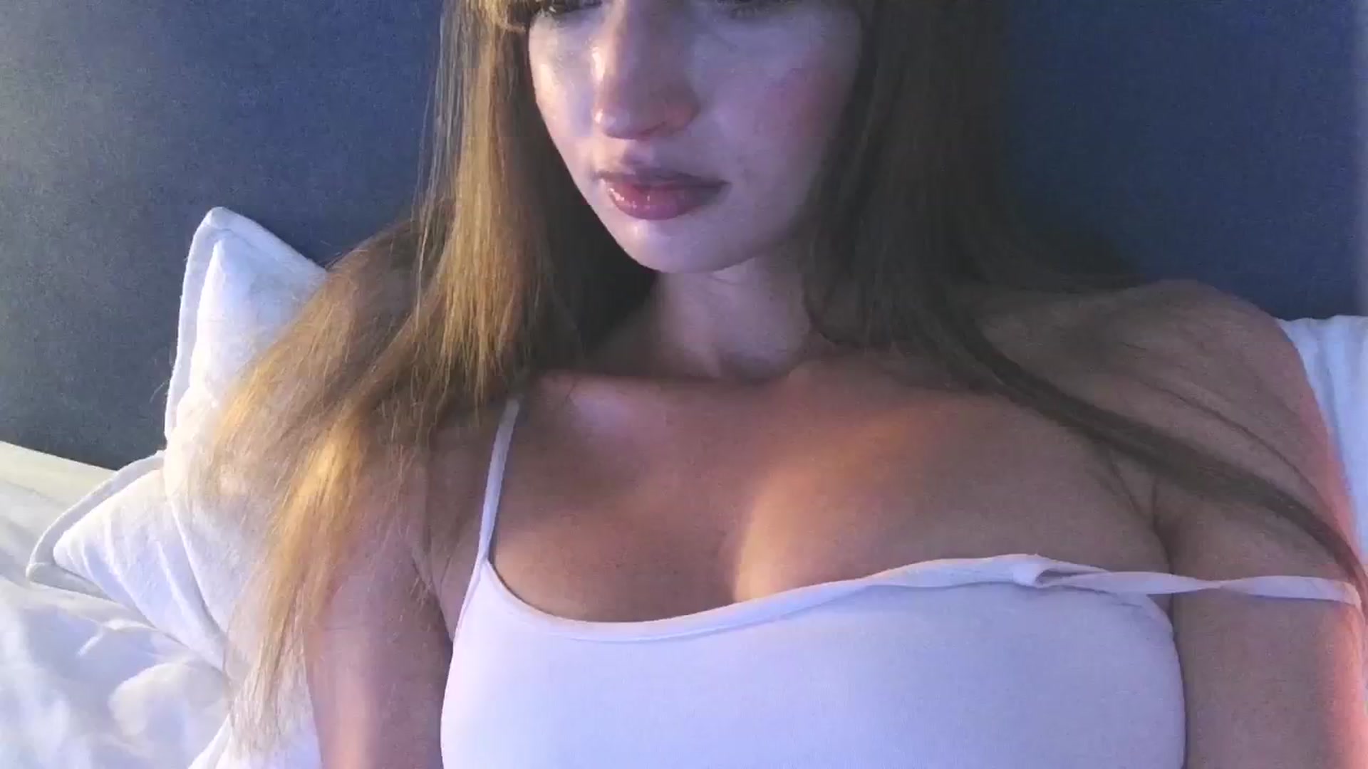 Gallery image thumbnail from Ice_Petal's myfreecams stream on, 07/14/2024, 12:40 image 4 of 20