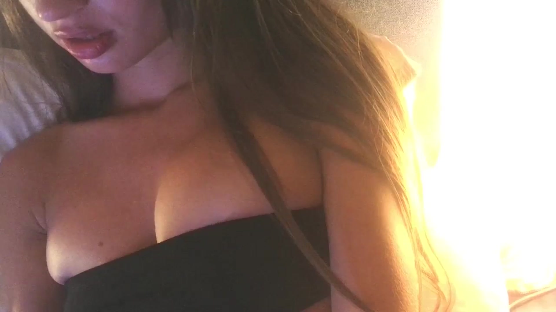 Gallery image thumbnail from Ice_Petal's myfreecams stream on, 07/23/2024, 20:14 image 16 of 20