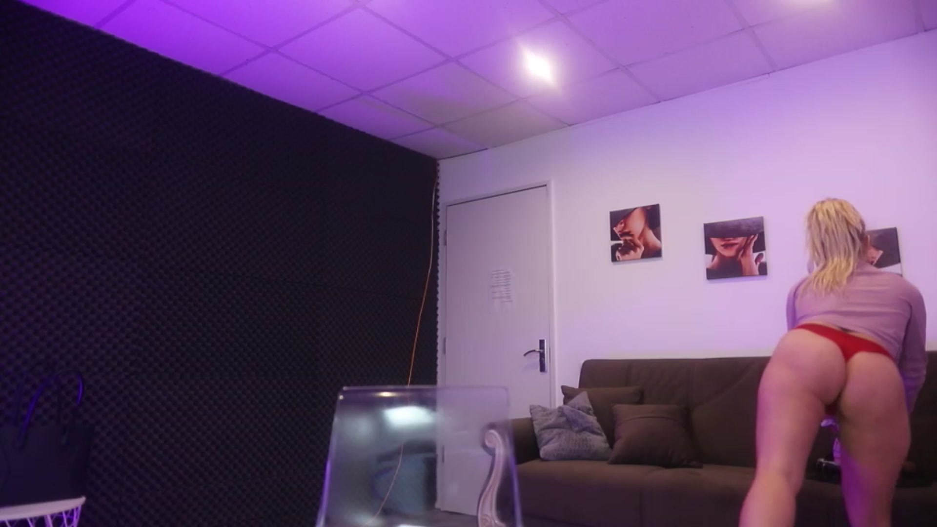Gallery image thumbnail from Iceeyes1's myfreecams stream on, 01/25/2023, 13:08 image 20 of 20