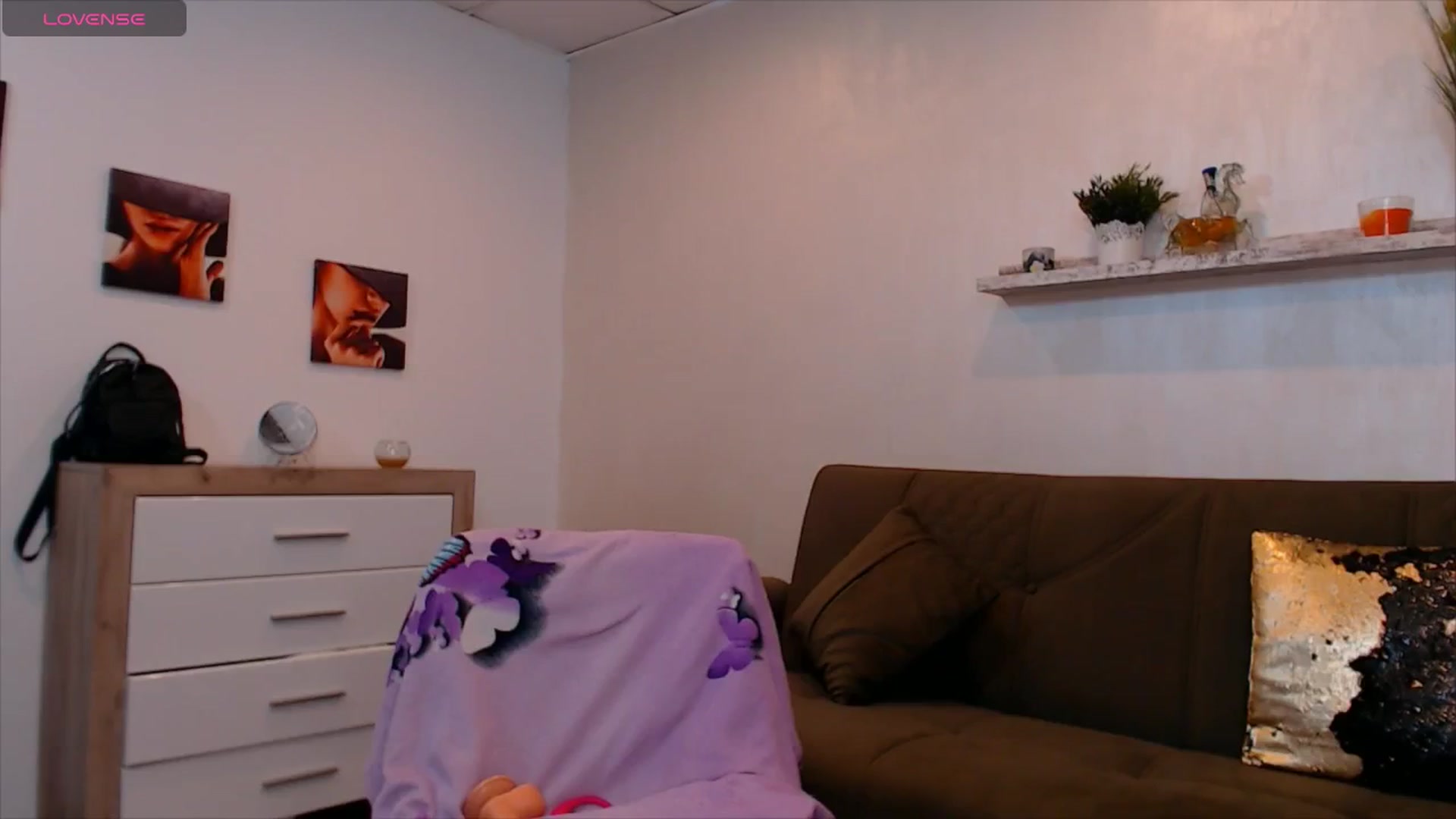 Gallery image thumbnail from Iceeyes1's myfreecams stream on, 08/27/2024, 12:03 image 7 of 20
