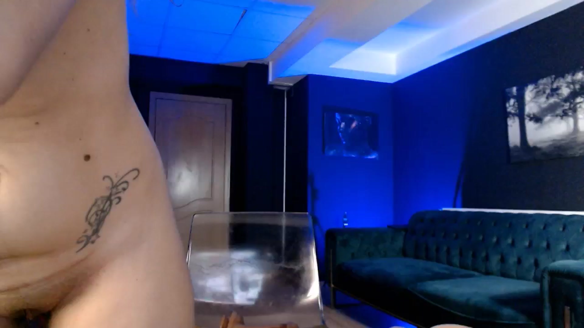 Gallery image thumbnail from Iceeyes1's myfreecams stream on, 01/21/2025, 12:40 image 19 of 20