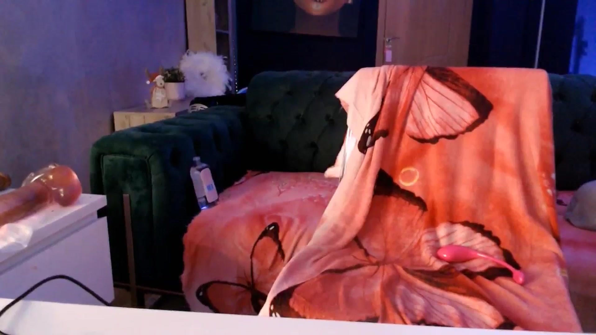 Gallery image thumbnail from Iceeyes1's myfreecams stream on, 02/07/2025, 09:41 image 11 of 20