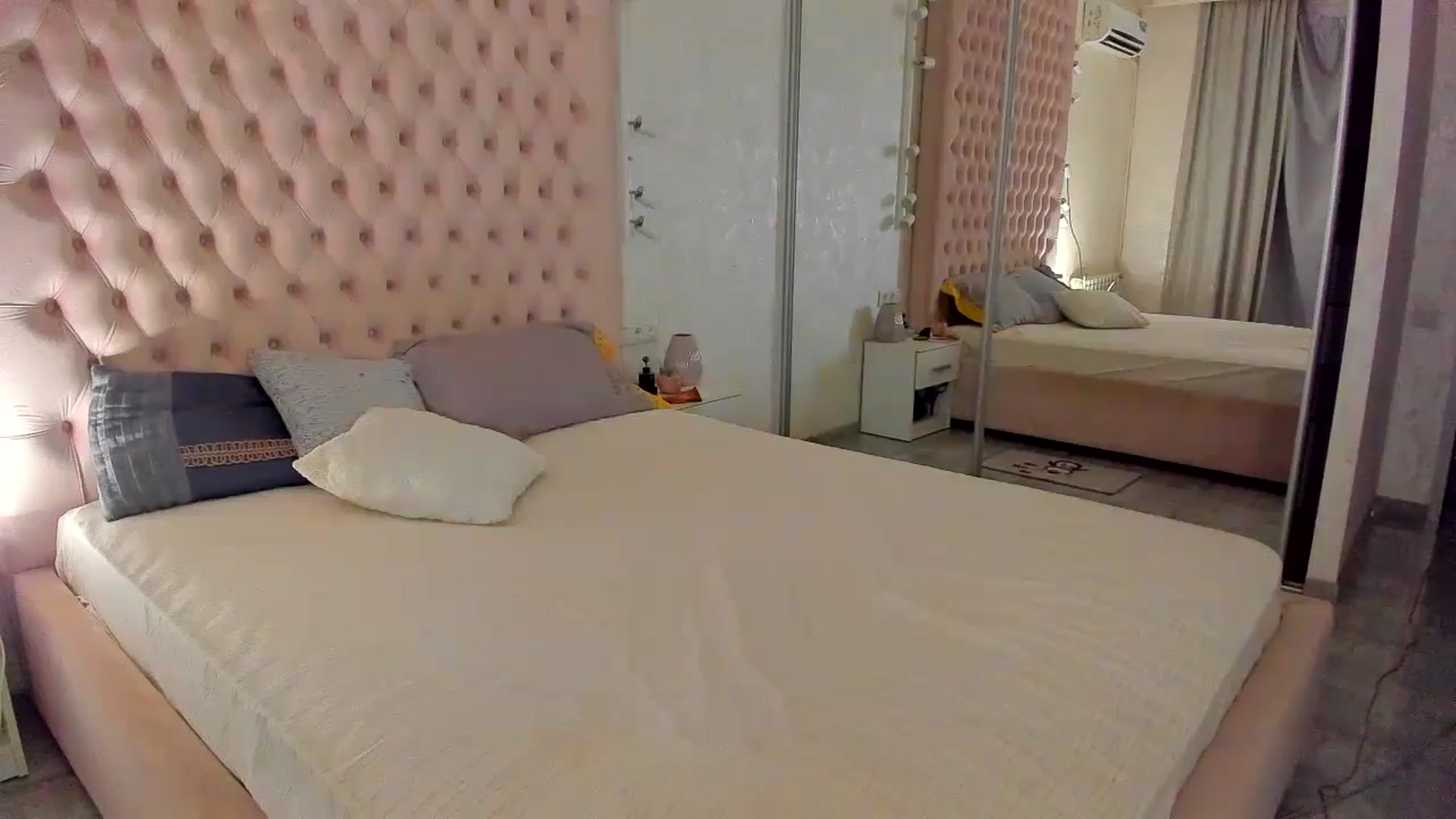 Gallery image thumbnail from Icegirl's myfreecams stream on, 11/22/2023, 05:56 image 12 of 20