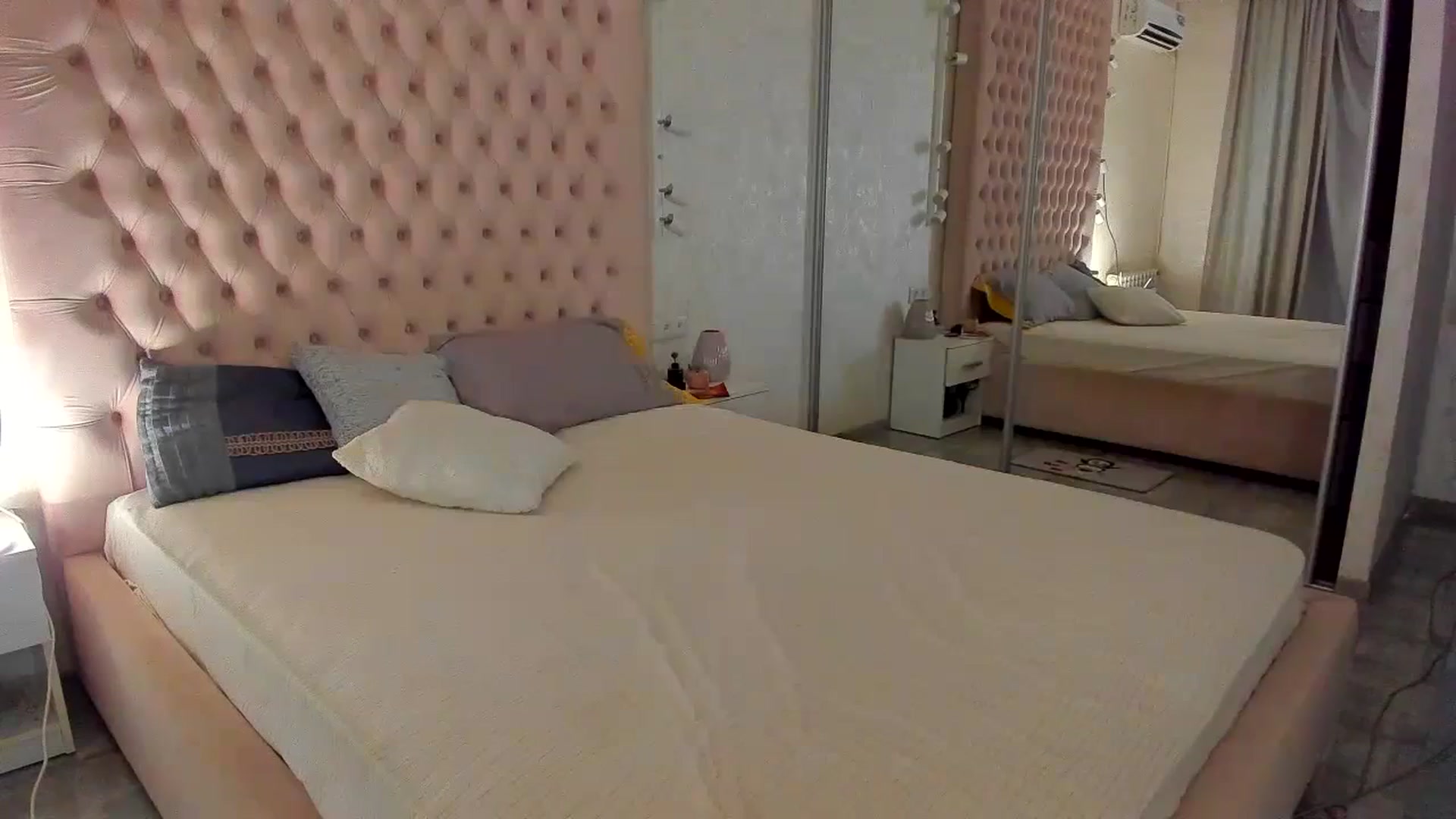 Gallery image thumbnail from Icegirl's myfreecams stream on, 11/22/2023, 07:39 image 7 of 20