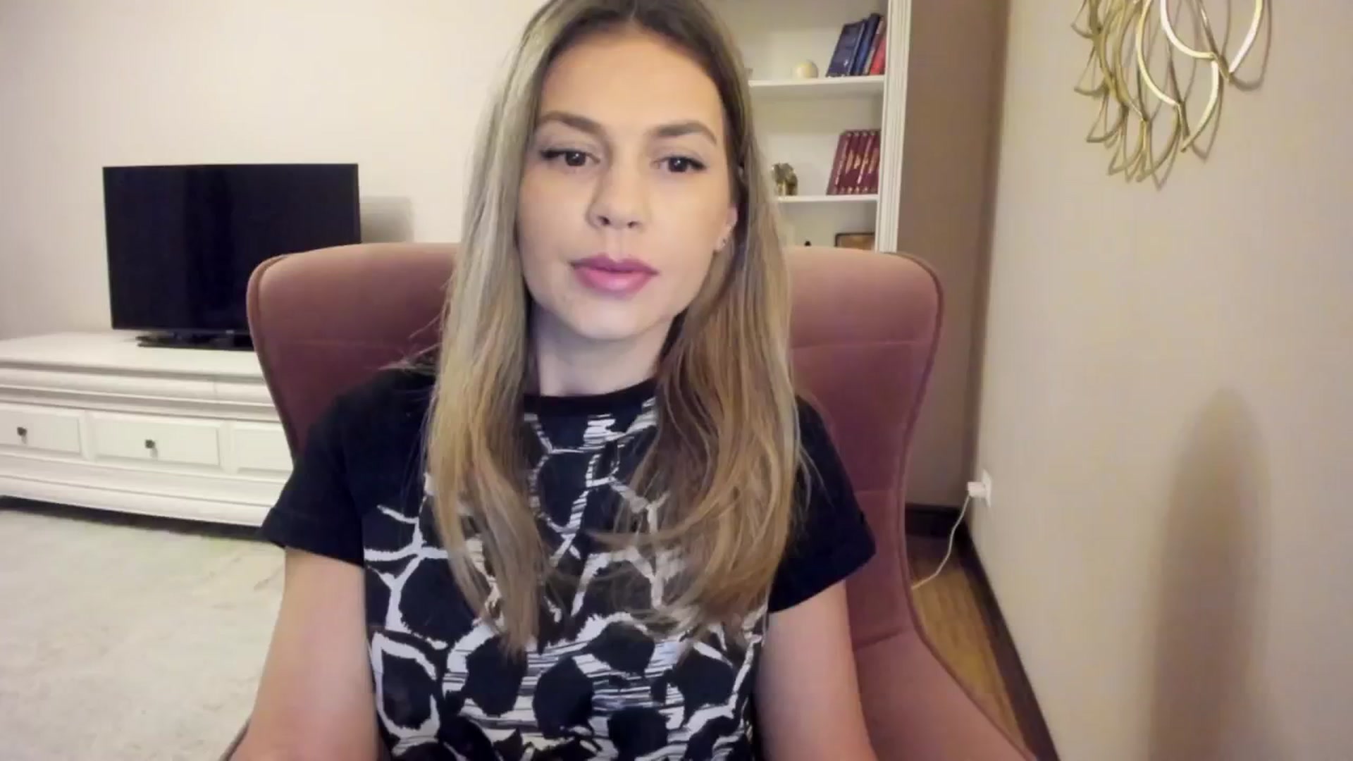 Gallery image thumbnail from IceyGirl's myfreecams stream on, 09/10/2024, 01:58 image 15 of 20