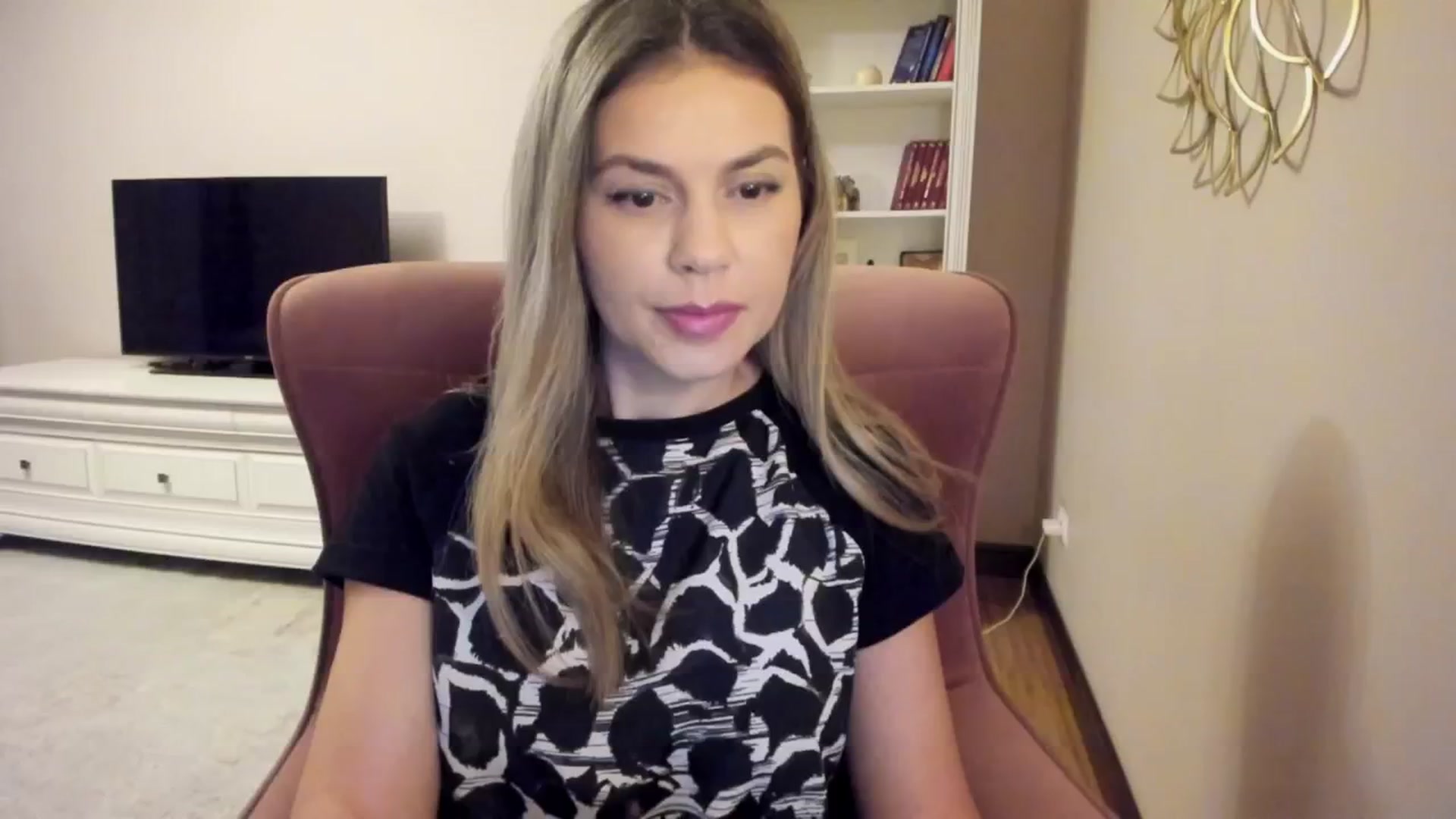 Gallery image thumbnail from IceyGirl's myfreecams stream on, 09/10/2024, 01:58 image 9 of 20