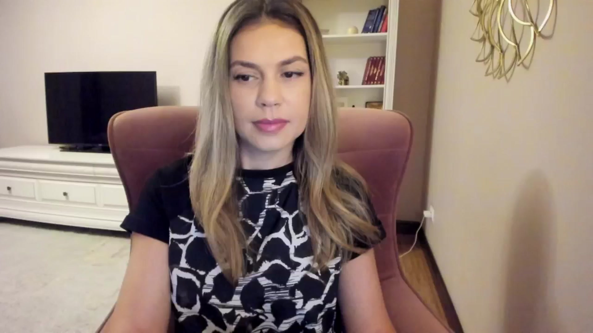 Gallery image thumbnail from IceyGirl's myfreecams stream on, 09/10/2024, 01:58 image 2 of 20