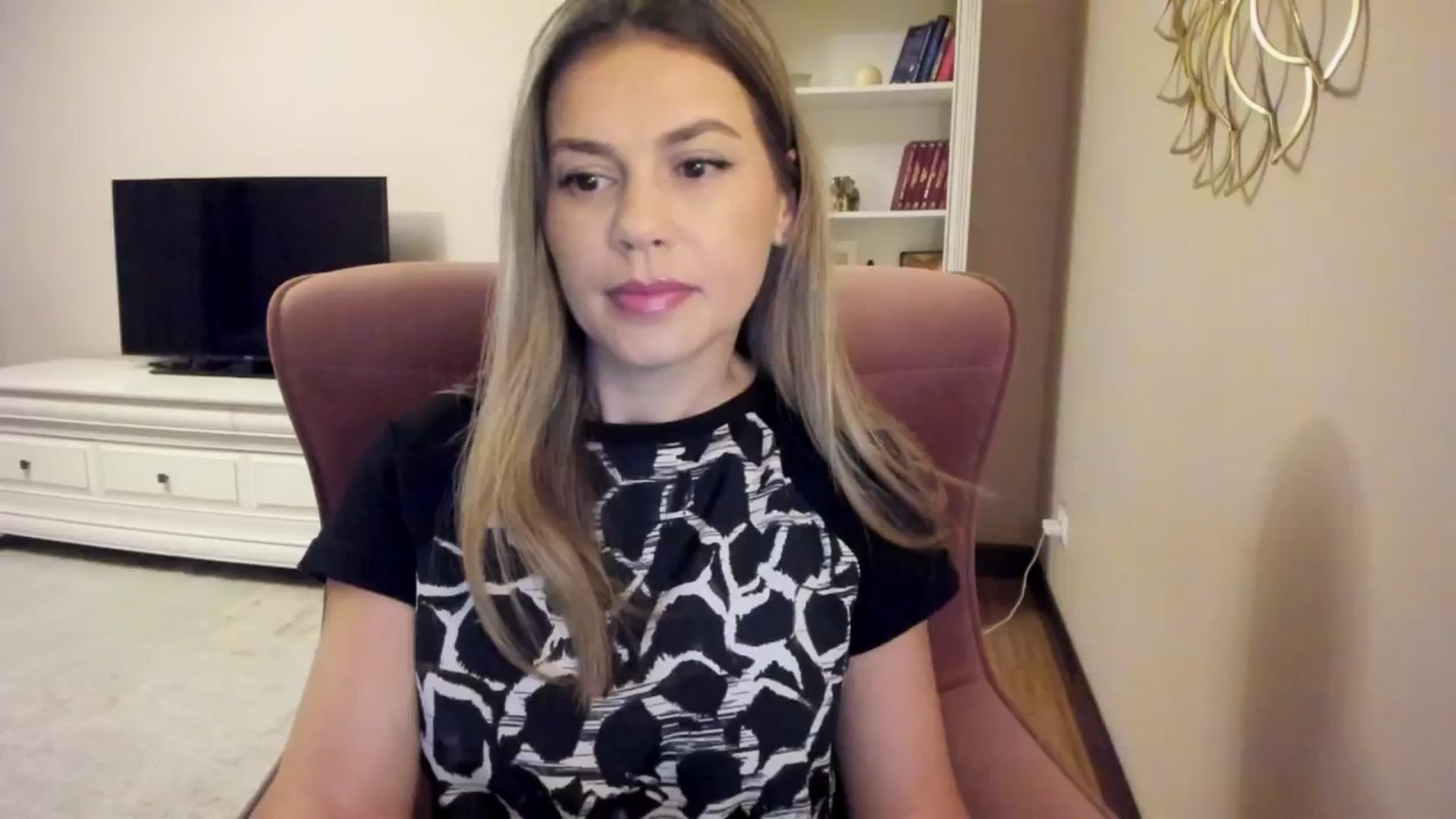 Gallery image thumbnail from IceyGirl's myfreecams stream on, 09/10/2024, 01:58 image 10 of 20