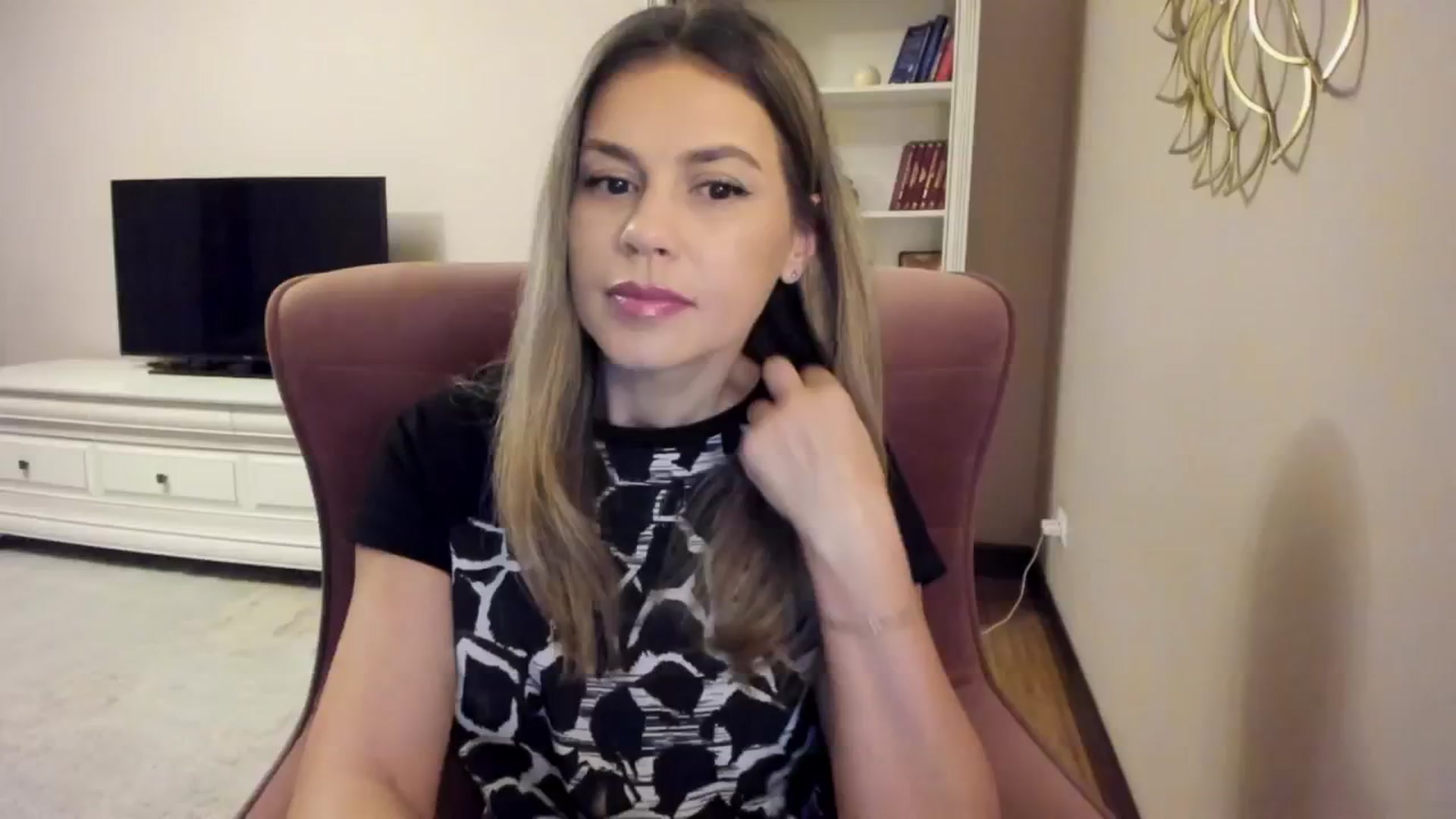 Gallery image thumbnail from IceyGirl's myfreecams stream on, 09/10/2024, 01:58 image 18 of 20