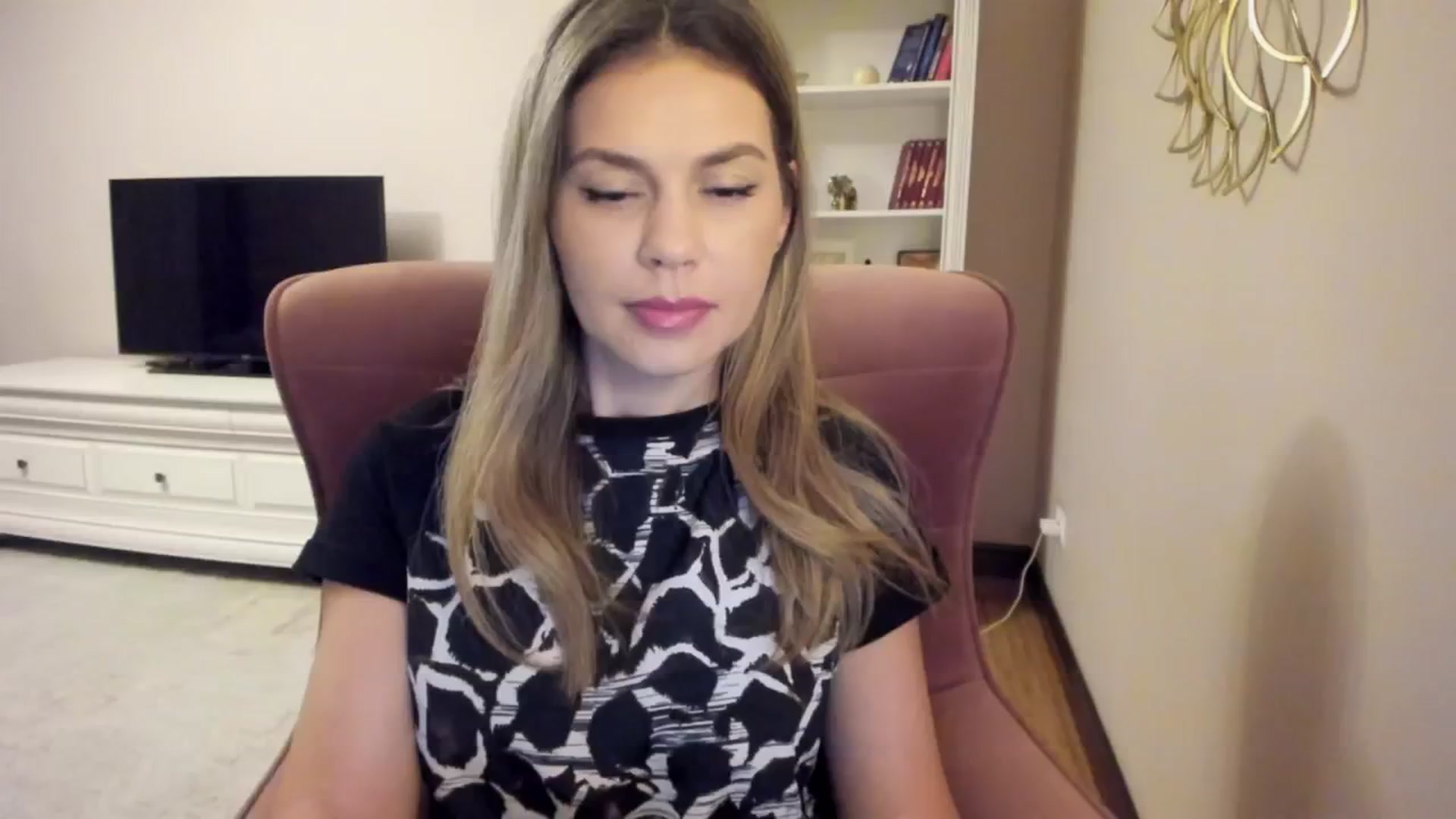 Gallery image thumbnail from IceyGirl's myfreecams stream on, 09/10/2024, 01:58 image 5 of 20