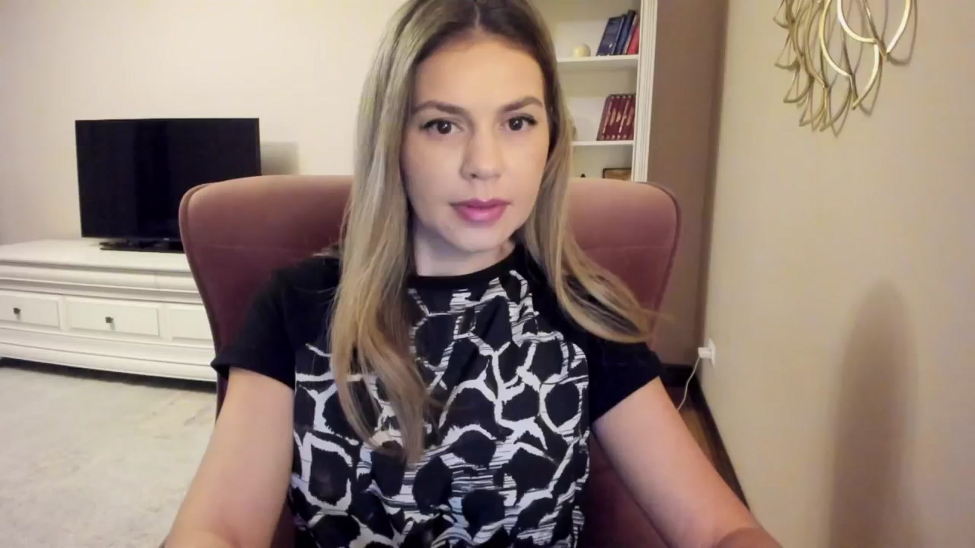 Gallery image thumbnail from IceyGirl's myfreecams stream on, 09/10/2024, 01:58 image 8 of 20