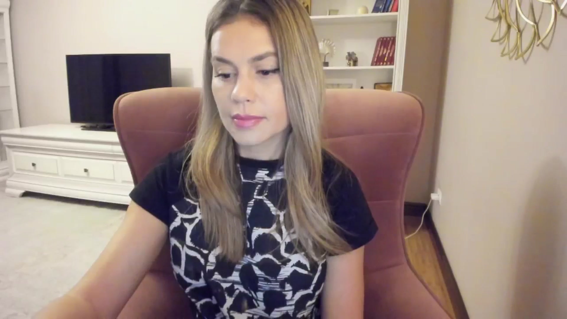Gallery image thumbnail from IceyGirl's myfreecams stream on, 09/10/2024, 03:26 image 13 of 20