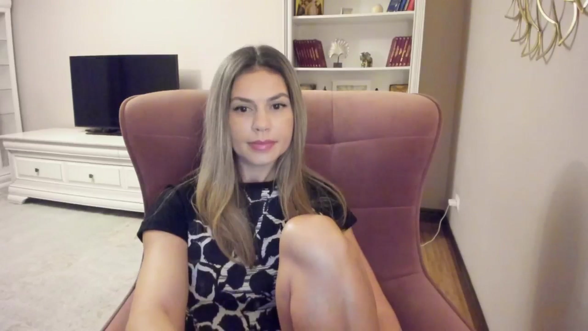 Gallery image thumbnail from IceyGirl's myfreecams stream on, 09/10/2024, 03:26 image 12 of 20