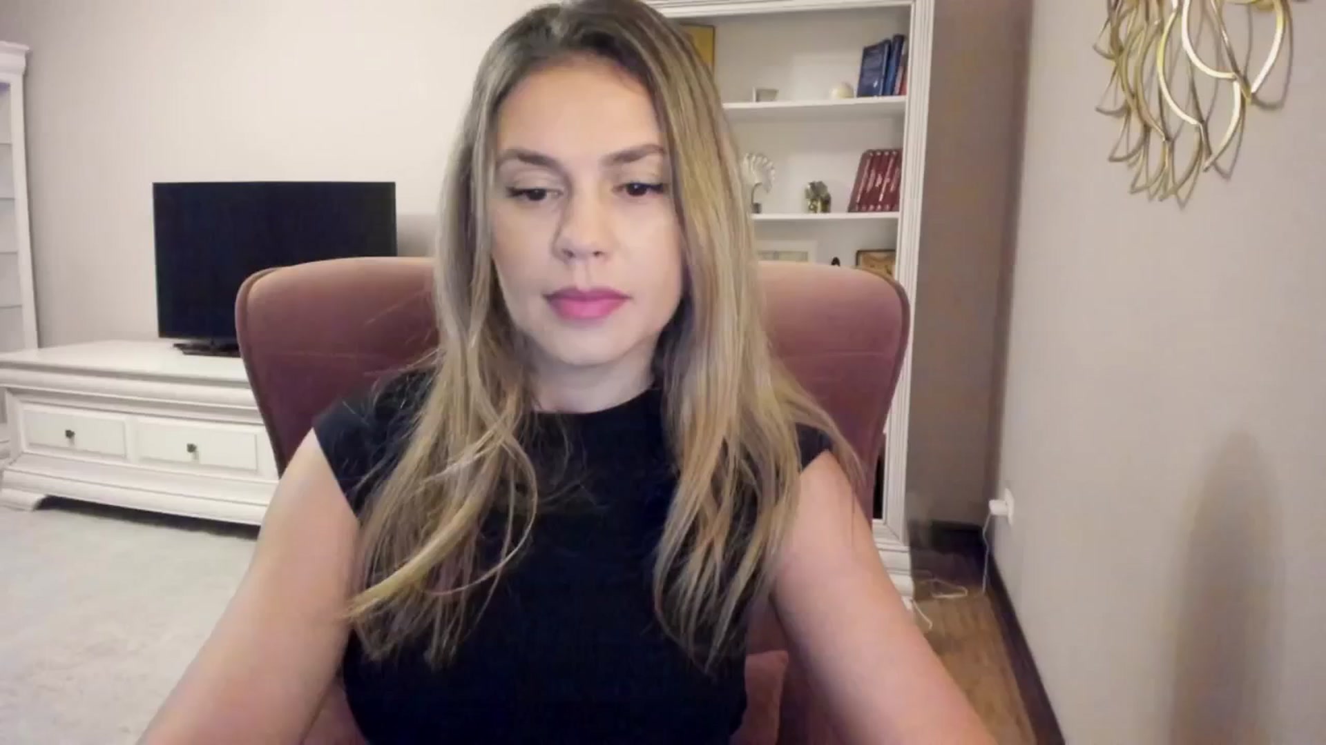 Gallery image thumbnail from IceyGirl's myfreecams stream on, 09/11/2024, 03:55 image 4 of 20