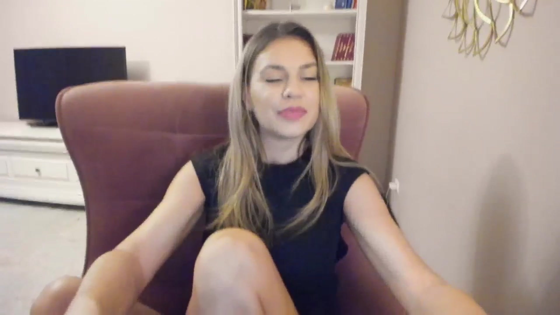 Gallery image thumbnail from IceyGirl's myfreecams stream on, 09/11/2024, 03:55 image 17 of 20