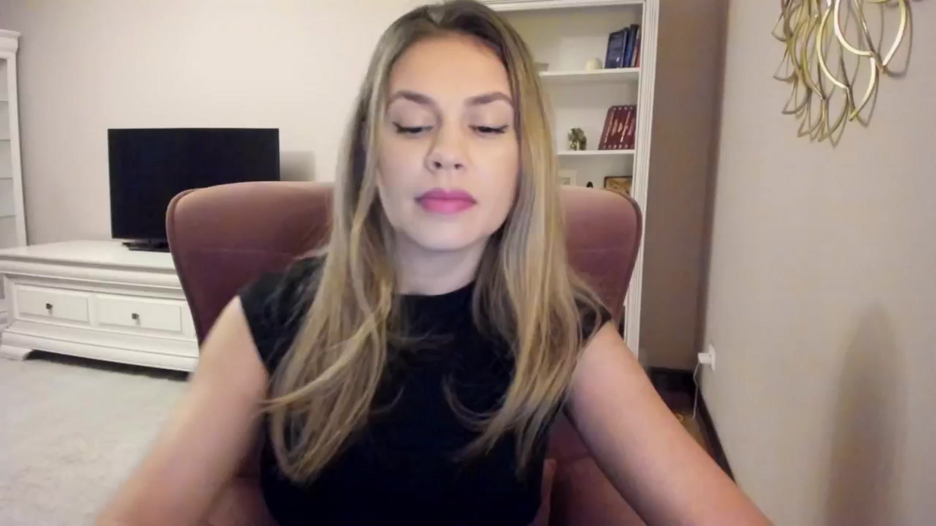Gallery image thumbnail from IceyGirl's myfreecams stream on, 09/11/2024, 03:55 image 2 of 20
