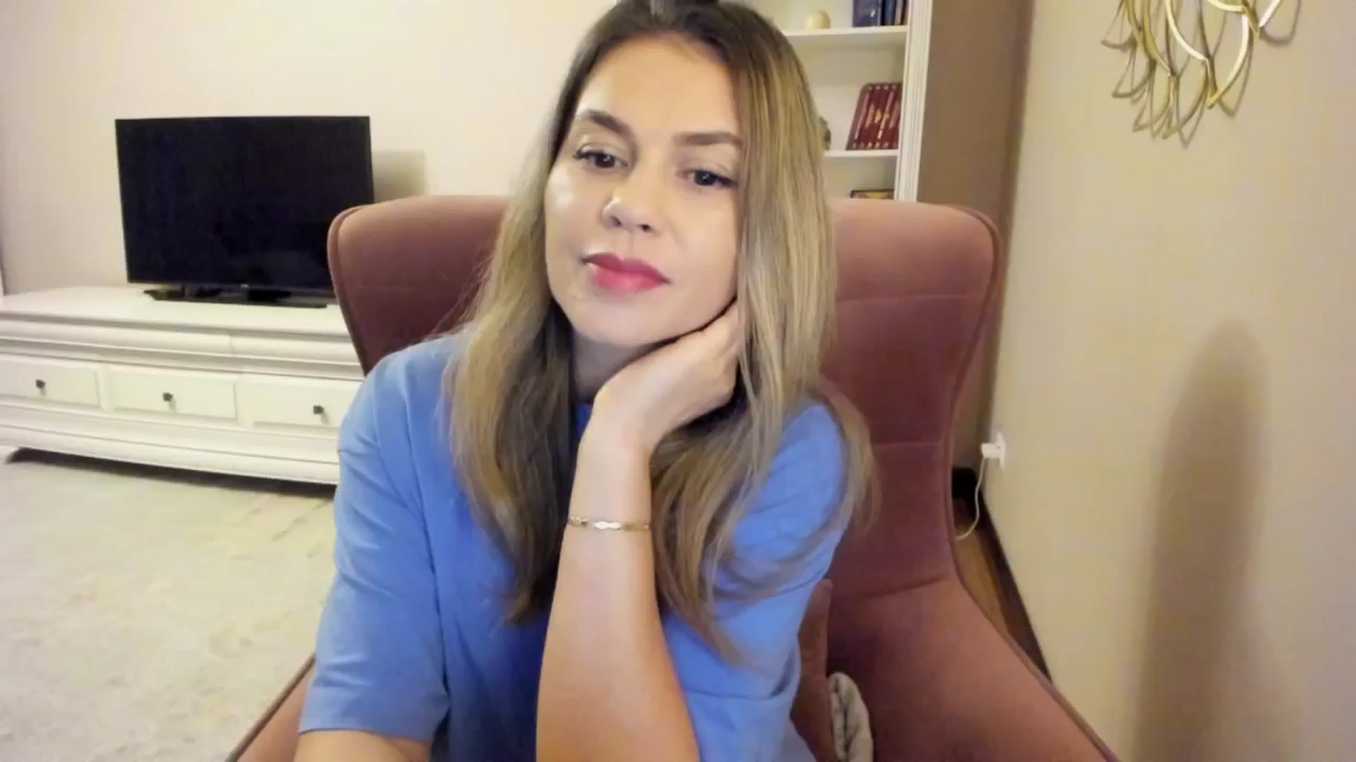 Gallery image thumbnail from IceyGirl's myfreecams stream on, 09/16/2024, 03:50 image 2 of 20