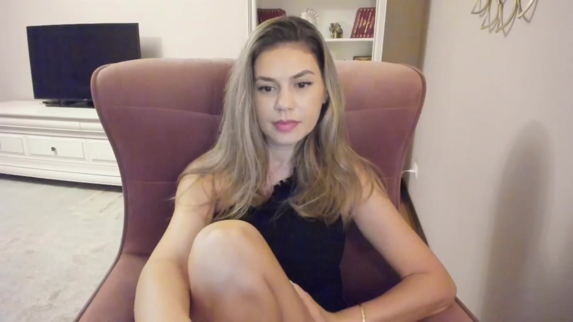 Gallery image thumbnail from IceyGirl's myfreecams stream on, 09/17/2024, 05:07 image 13 of 20