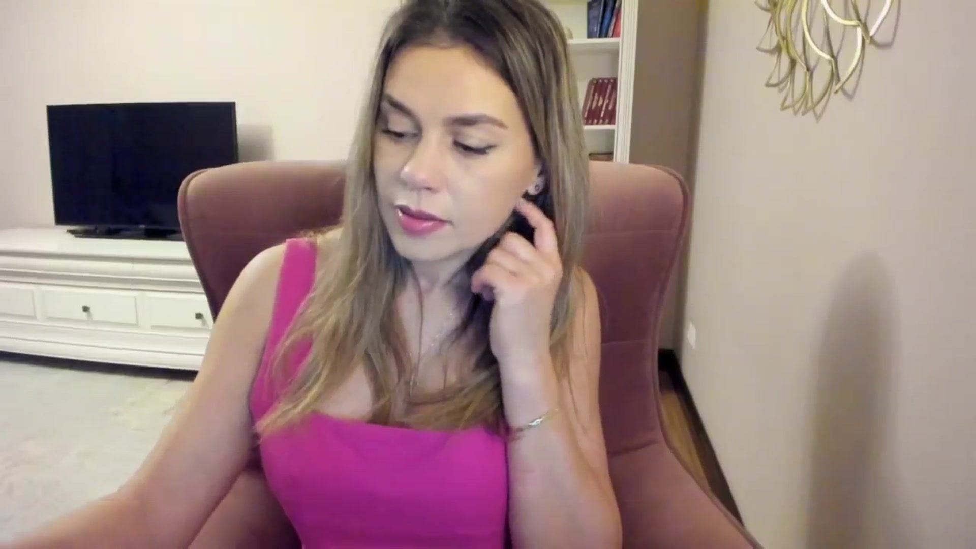 Gallery image thumbnail from IceyGirl's myfreecams stream on, 09/20/2024, 03:46 image 3 of 20