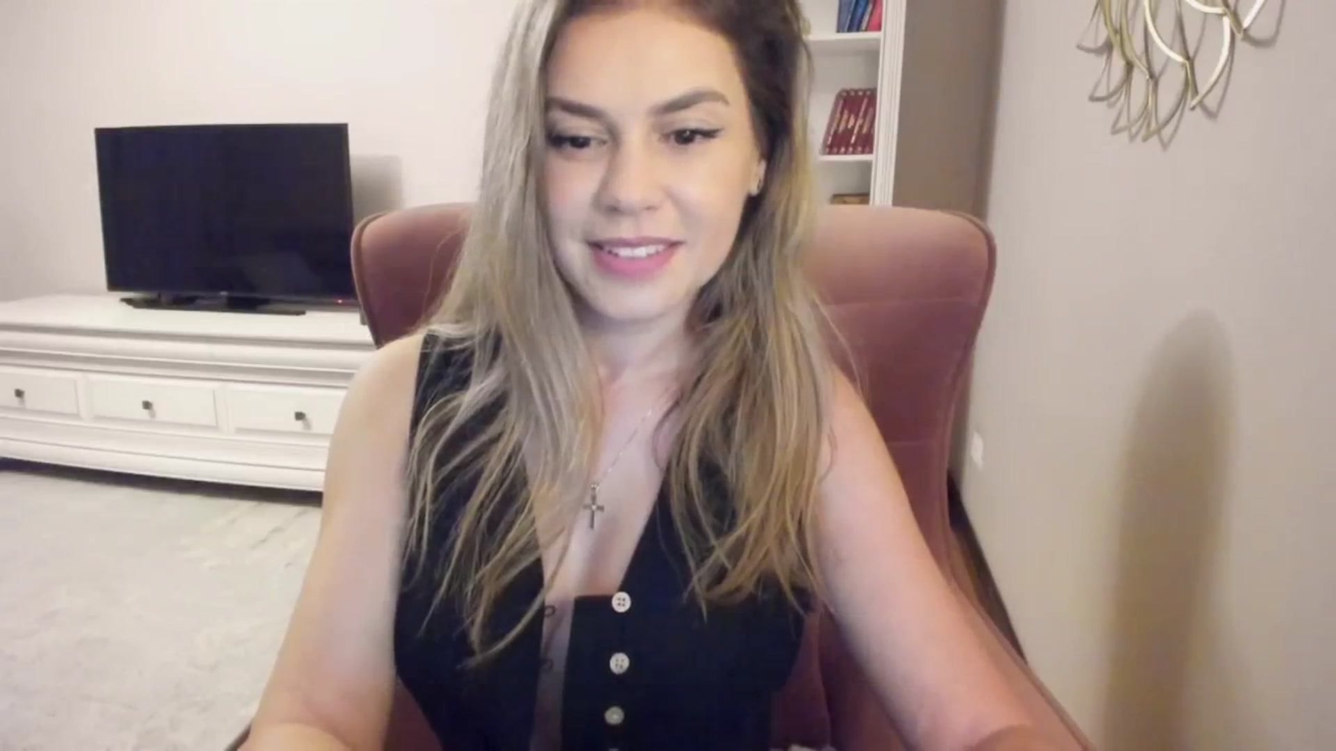 Gallery image thumbnail from IceyGirl's myfreecams stream on, 09/30/2024, 03:46 image 18 of 20