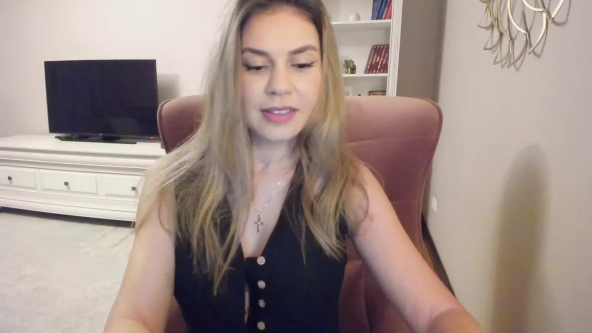 Gallery image thumbnail from IceyGirl's myfreecams stream on, 09/30/2024, 03:46 image 15 of 20