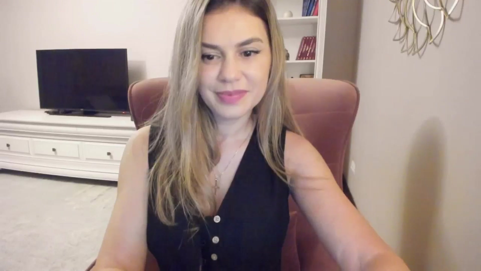 Gallery image thumbnail from IceyGirl's myfreecams stream on, 09/30/2024, 03:46 image 16 of 20