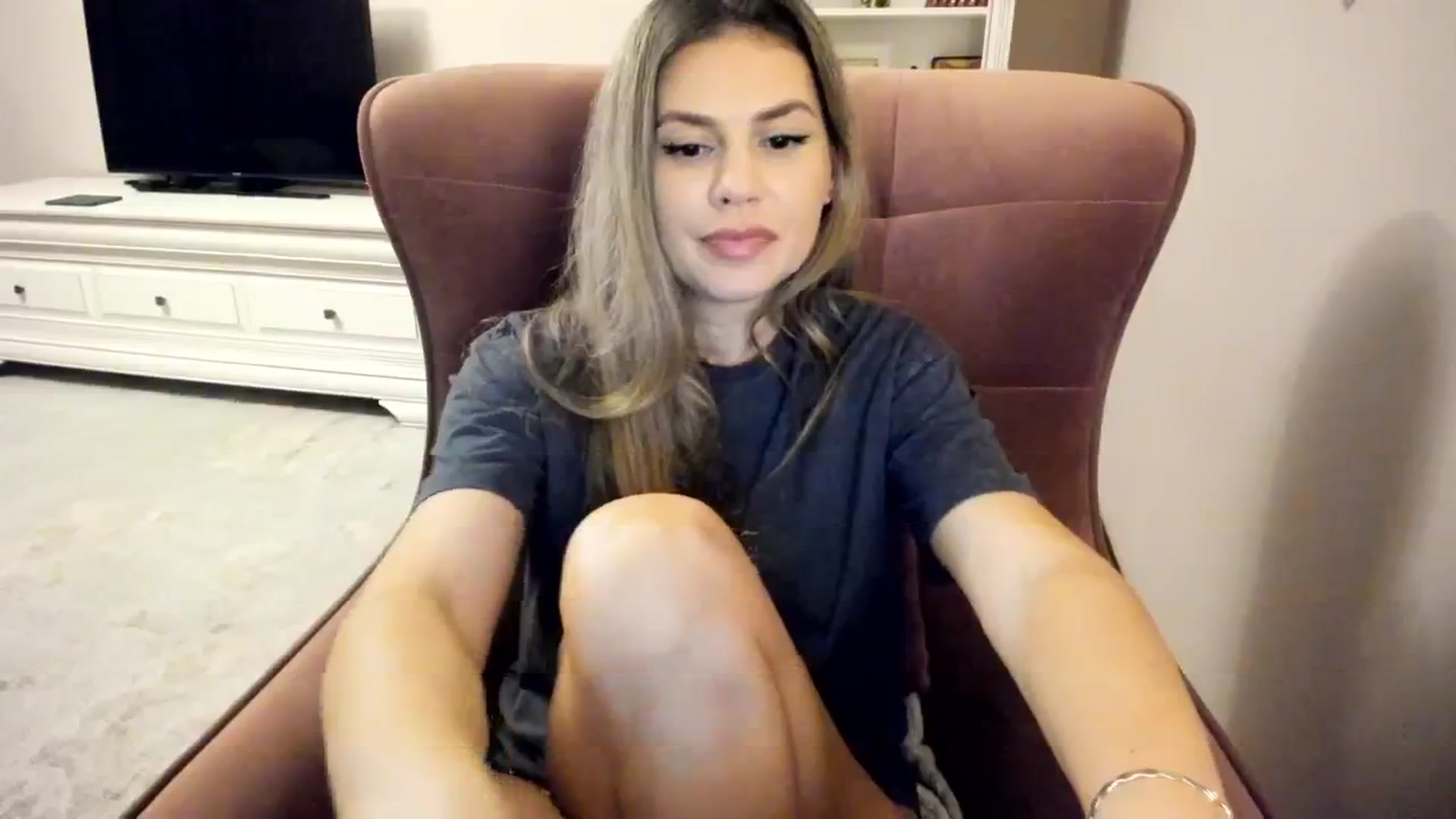 Gallery image thumbnail from IceyGirl's myfreecams stream on, 10/05/2024, 23:39 image 6 of 20