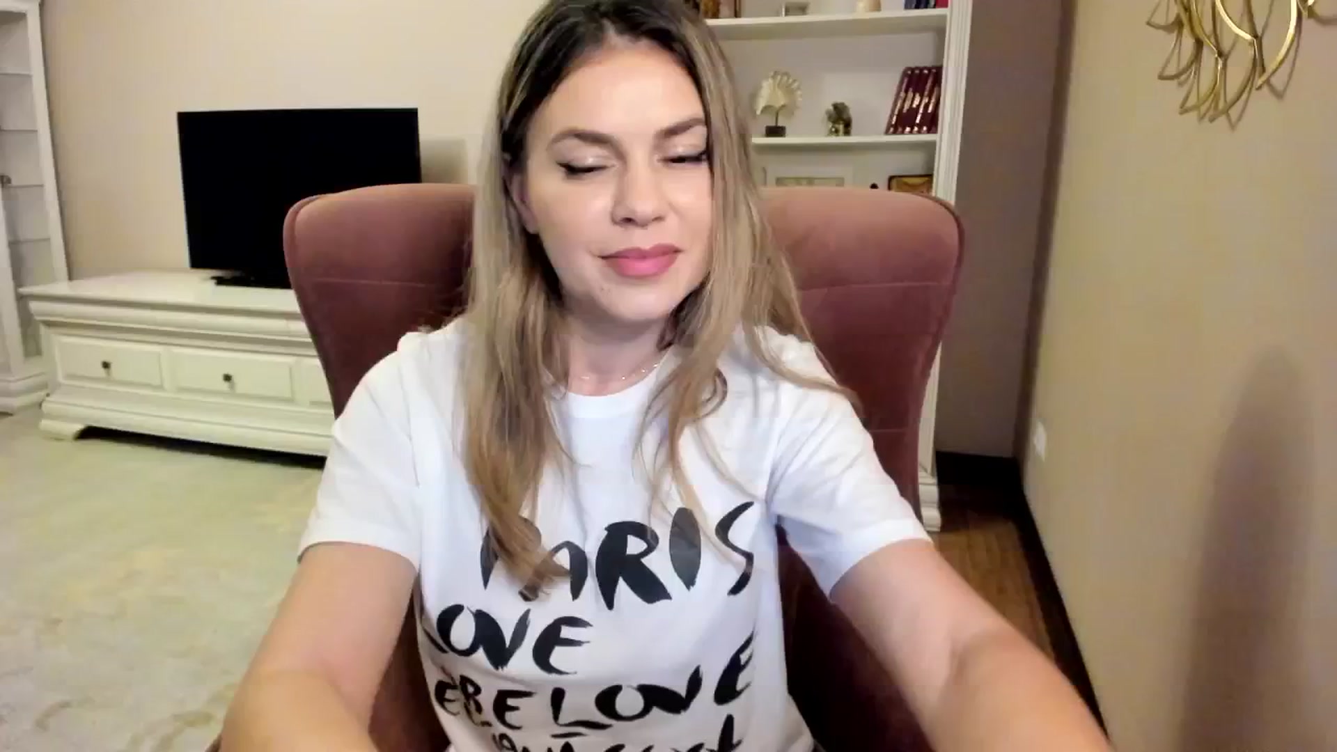 Gallery image thumbnail from IceyGirl's myfreecams stream on, 10/10/2024, 03:16 image 5 of 20