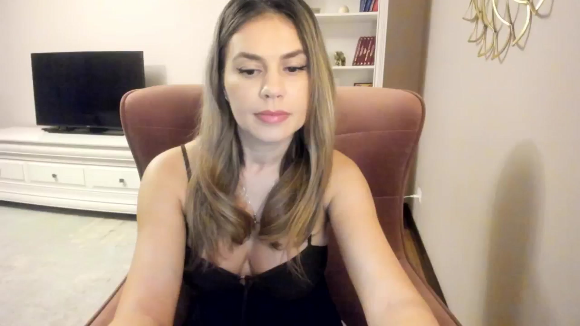 Gallery image thumbnail from IceyGirl's myfreecams stream on, 10/13/2024, 20:58 image 15 of 20