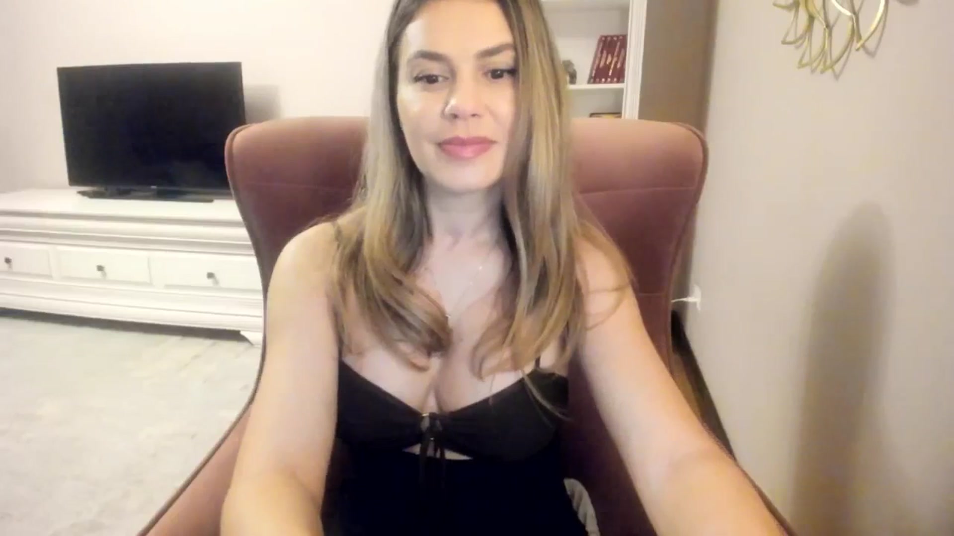 Gallery image thumbnail from IceyGirl's myfreecams stream on, 10/13/2024, 22:34 image 12 of 20