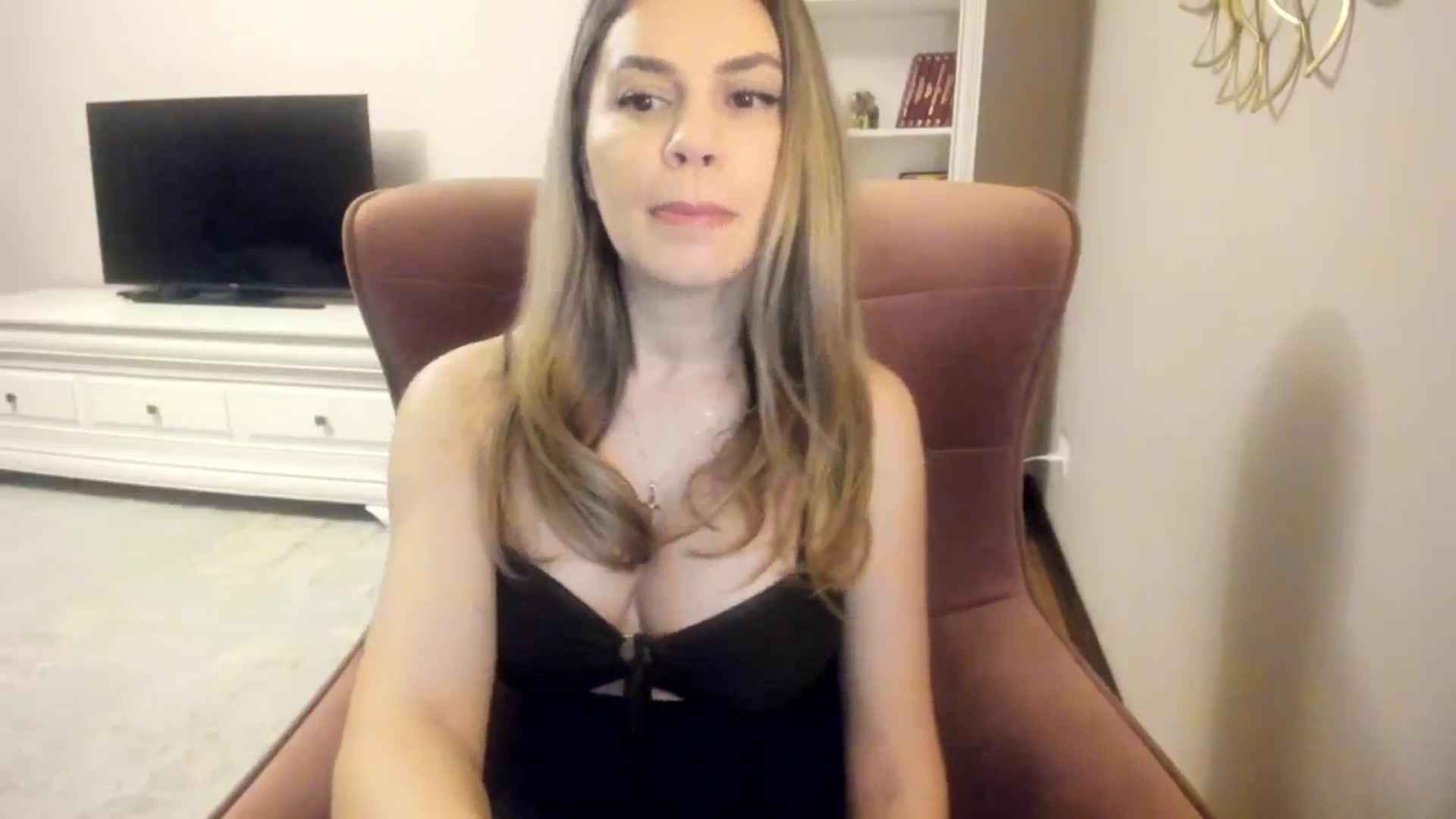Gallery image thumbnail from IceyGirl's myfreecams stream on, 10/13/2024, 22:34 image 14 of 20