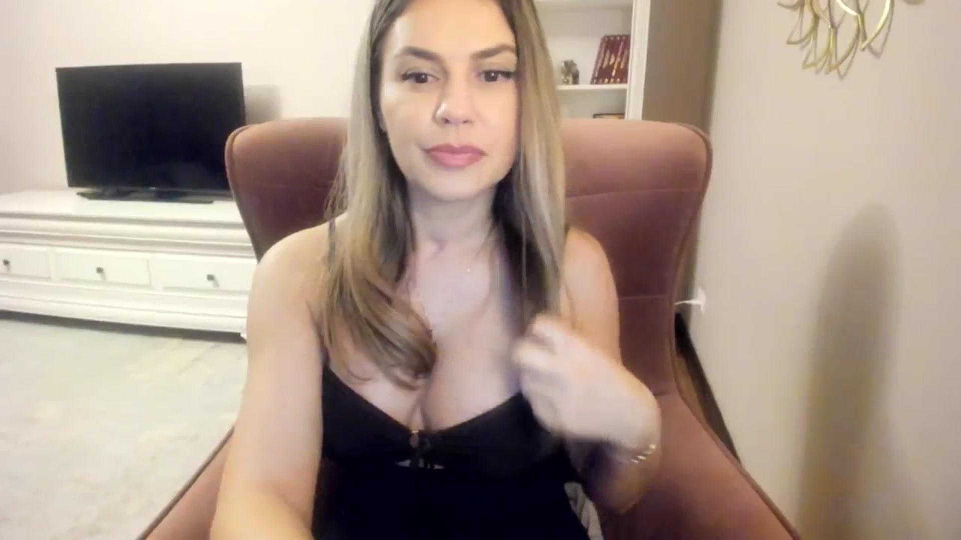 Gallery image thumbnail from IceyGirl's myfreecams stream on, 10/13/2024, 22:34 image 13 of 20