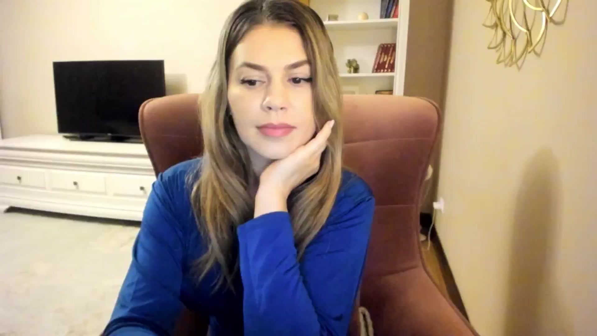 Gallery image thumbnail from IceyGirl's myfreecams stream on, 10/16/2024, 02:11 image 10 of 20