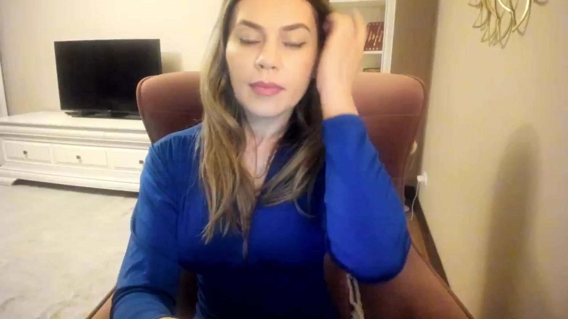 Gallery image thumbnail from IceyGirl's myfreecams stream on, 10/16/2024, 02:11 image 16 of 20