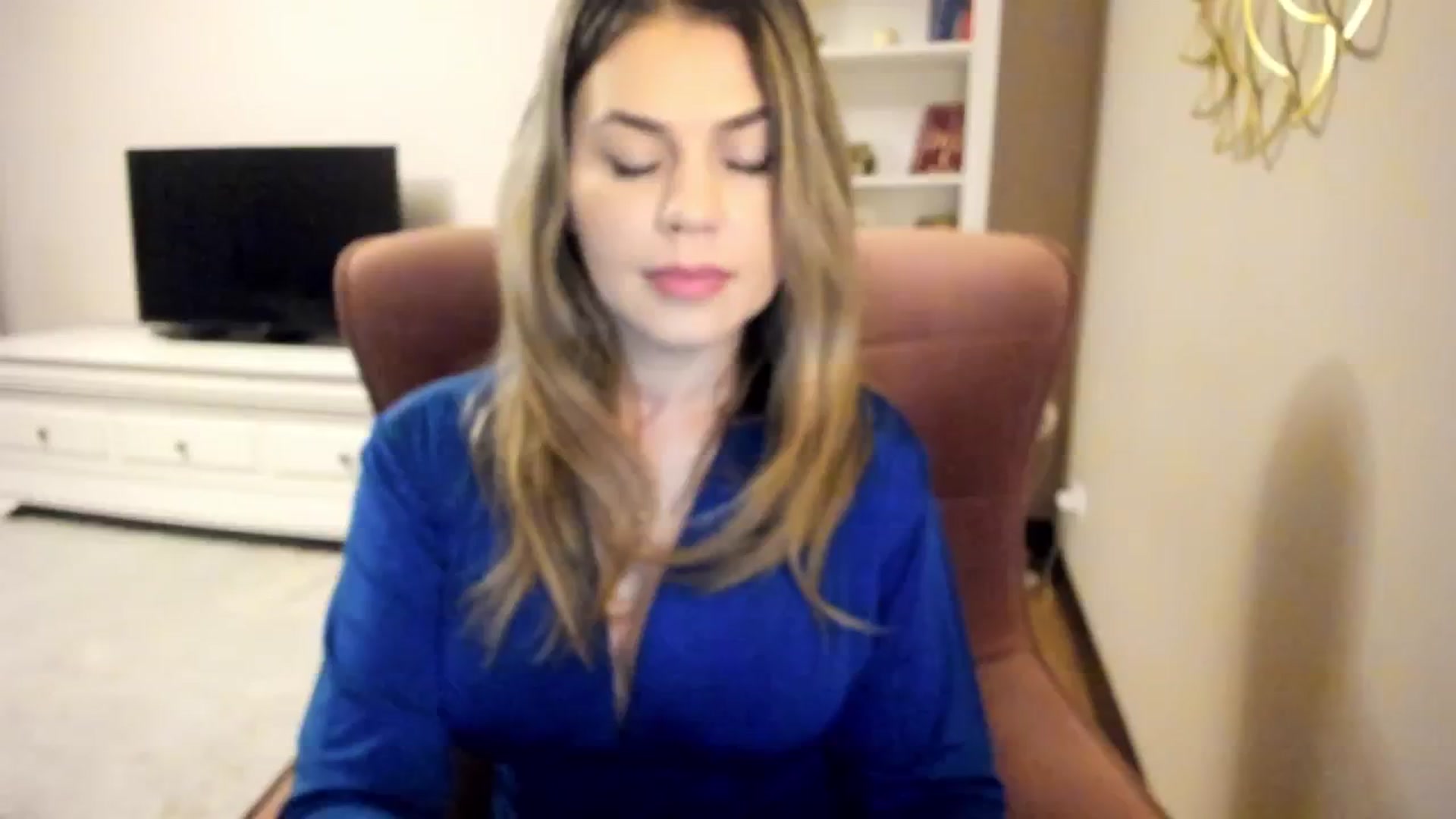 Gallery image thumbnail from IceyGirl's myfreecams stream on, 10/16/2024, 02:11 image 12 of 20