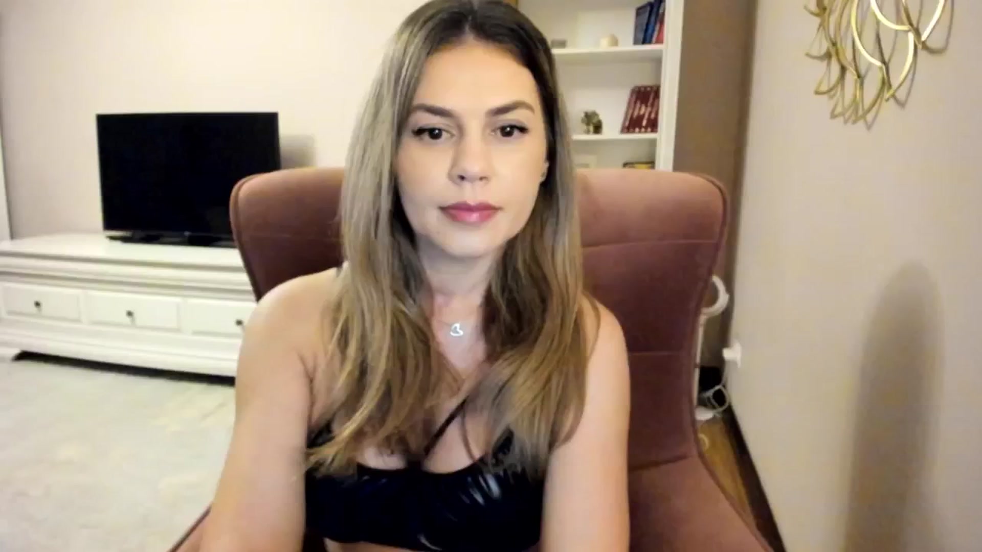Gallery image thumbnail from IceyGirl's myfreecams stream on, 10/17/2024, 21:13 image 7 of 20