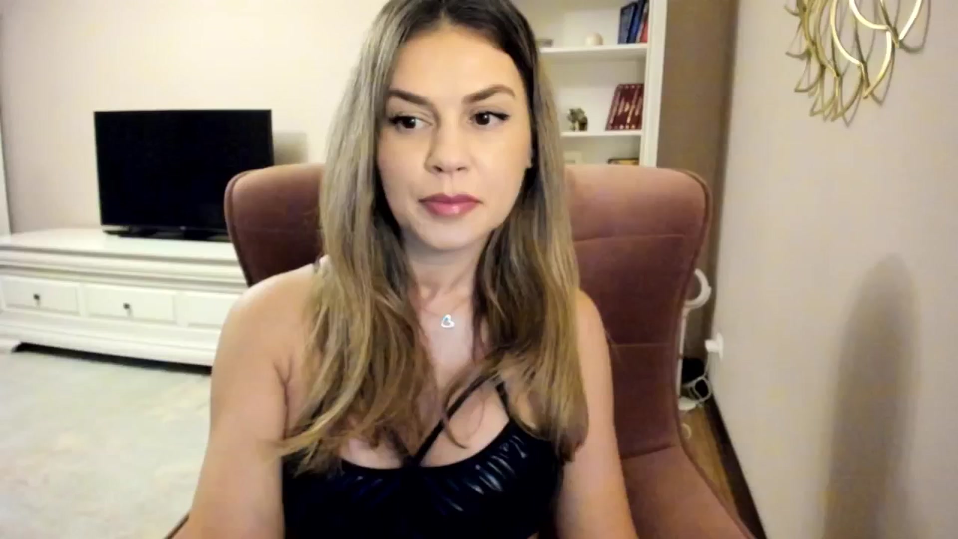 Gallery image thumbnail from IceyGirl's myfreecams stream on, 10/17/2024, 21:13 image 11 of 20