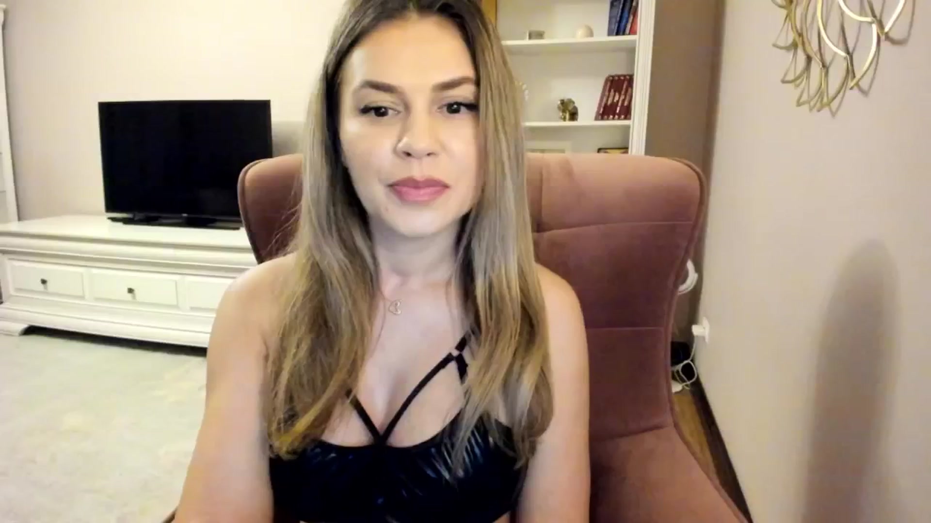 Gallery image thumbnail from IceyGirl's myfreecams stream on, 10/17/2024, 22:48 image 19 of 20