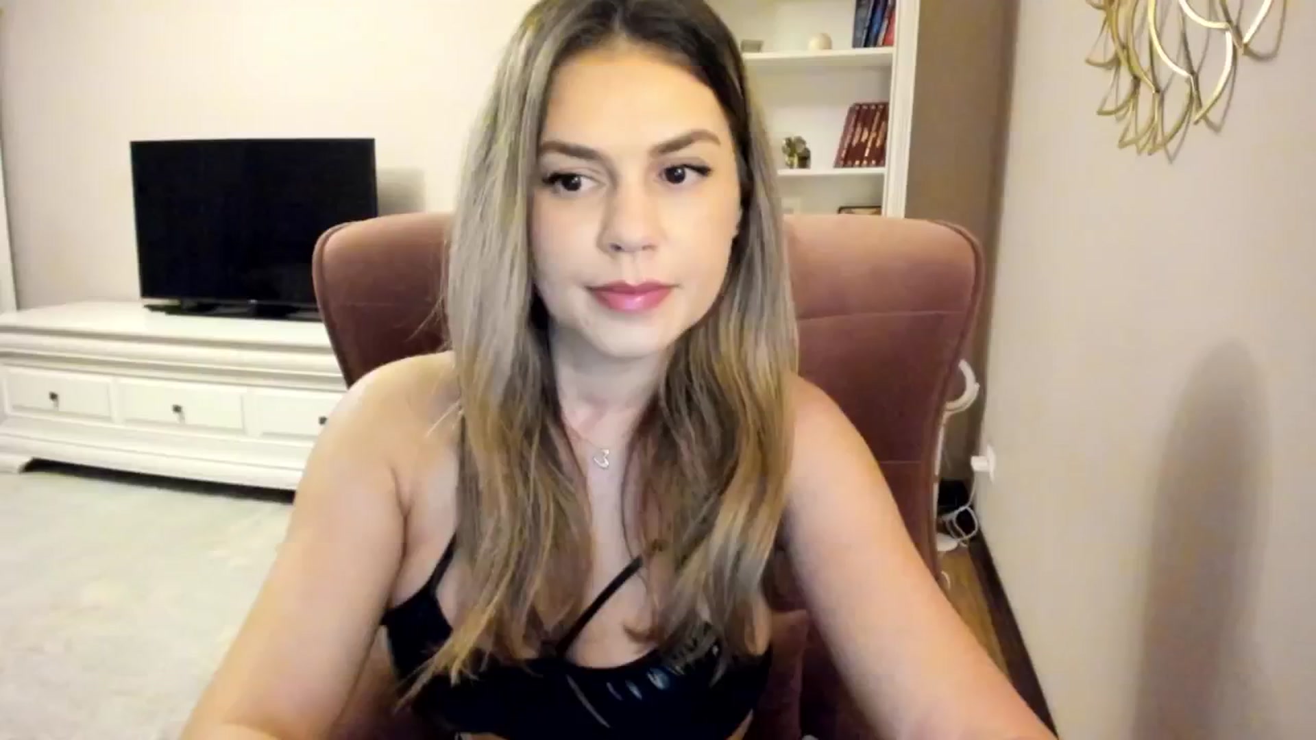 Gallery image thumbnail from IceyGirl's myfreecams stream on, 10/17/2024, 22:48 image 3 of 20