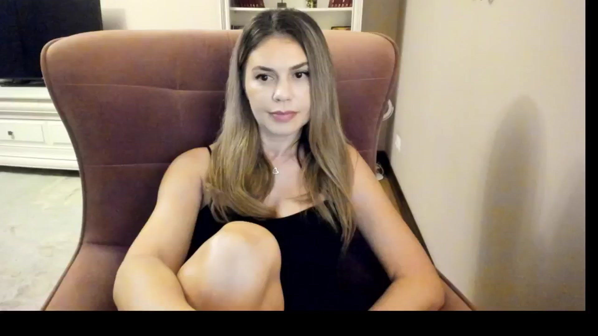 Gallery image thumbnail from IceyGirl's myfreecams stream on, 10/22/2024, 24:45 image 14 of 20