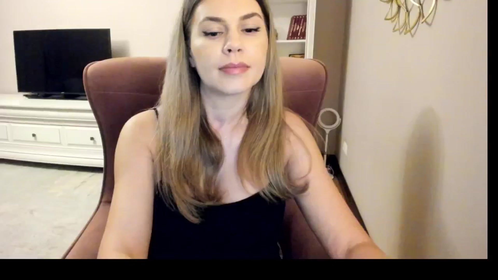Gallery image thumbnail from IceyGirl's myfreecams stream on, 10/22/2024, 24:45 image 8 of 20