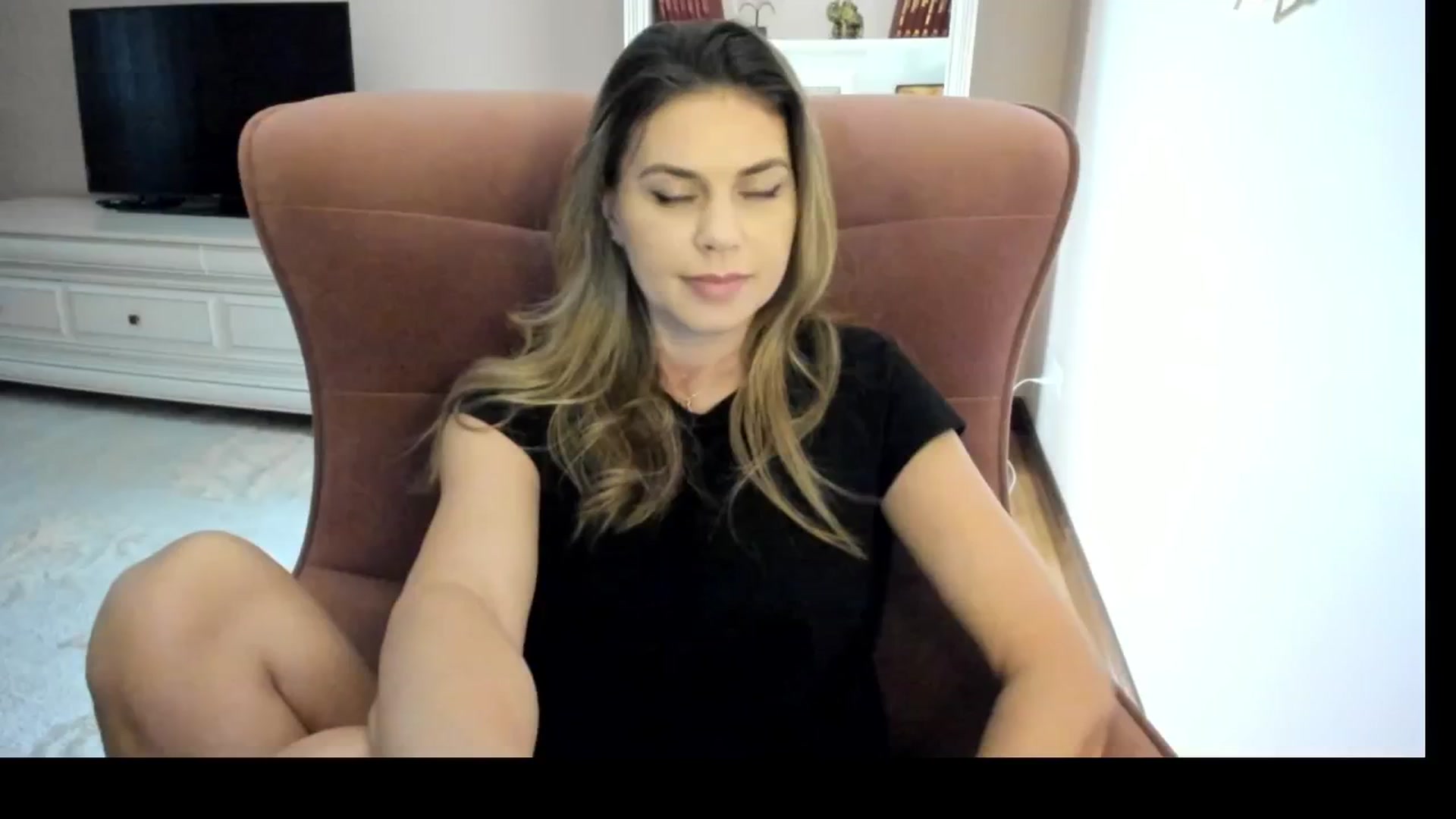Gallery image thumbnail from IceyGirl's myfreecams stream on, 10/27/2024, 04:59 image 19 of 20