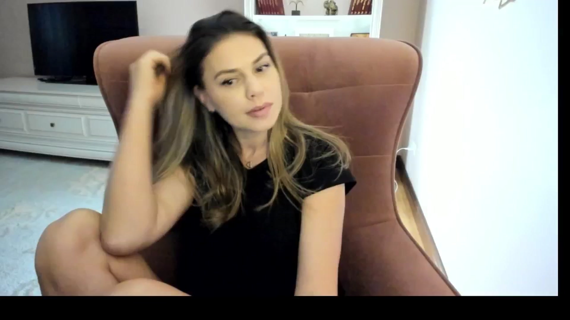 Gallery image thumbnail from IceyGirl's myfreecams stream on, 10/27/2024, 04:59 image 16 of 20