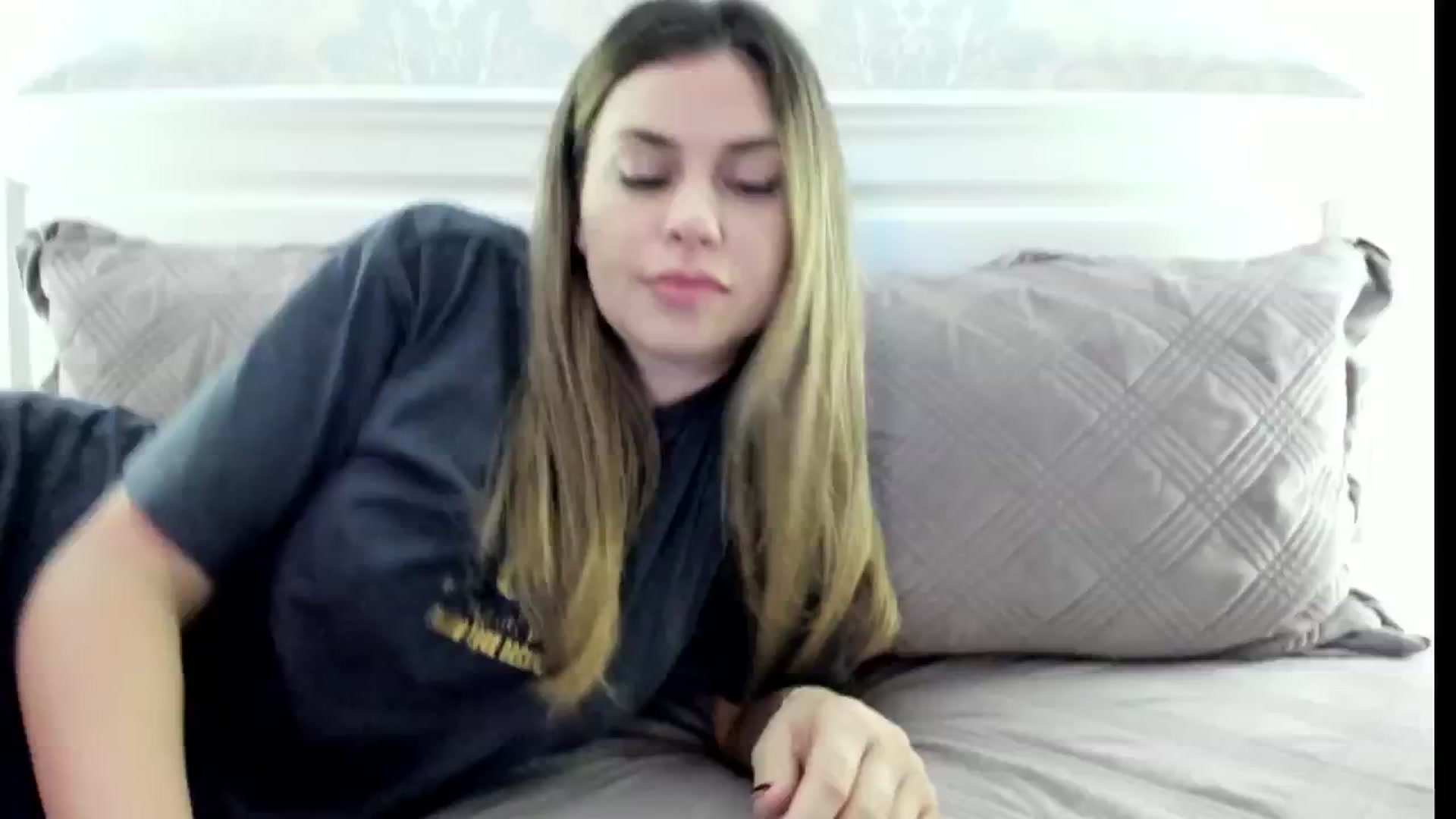 Gallery image thumbnail from IceyGirl's myfreecams stream on, 10/30/2024, 24:19 image 11 of 20