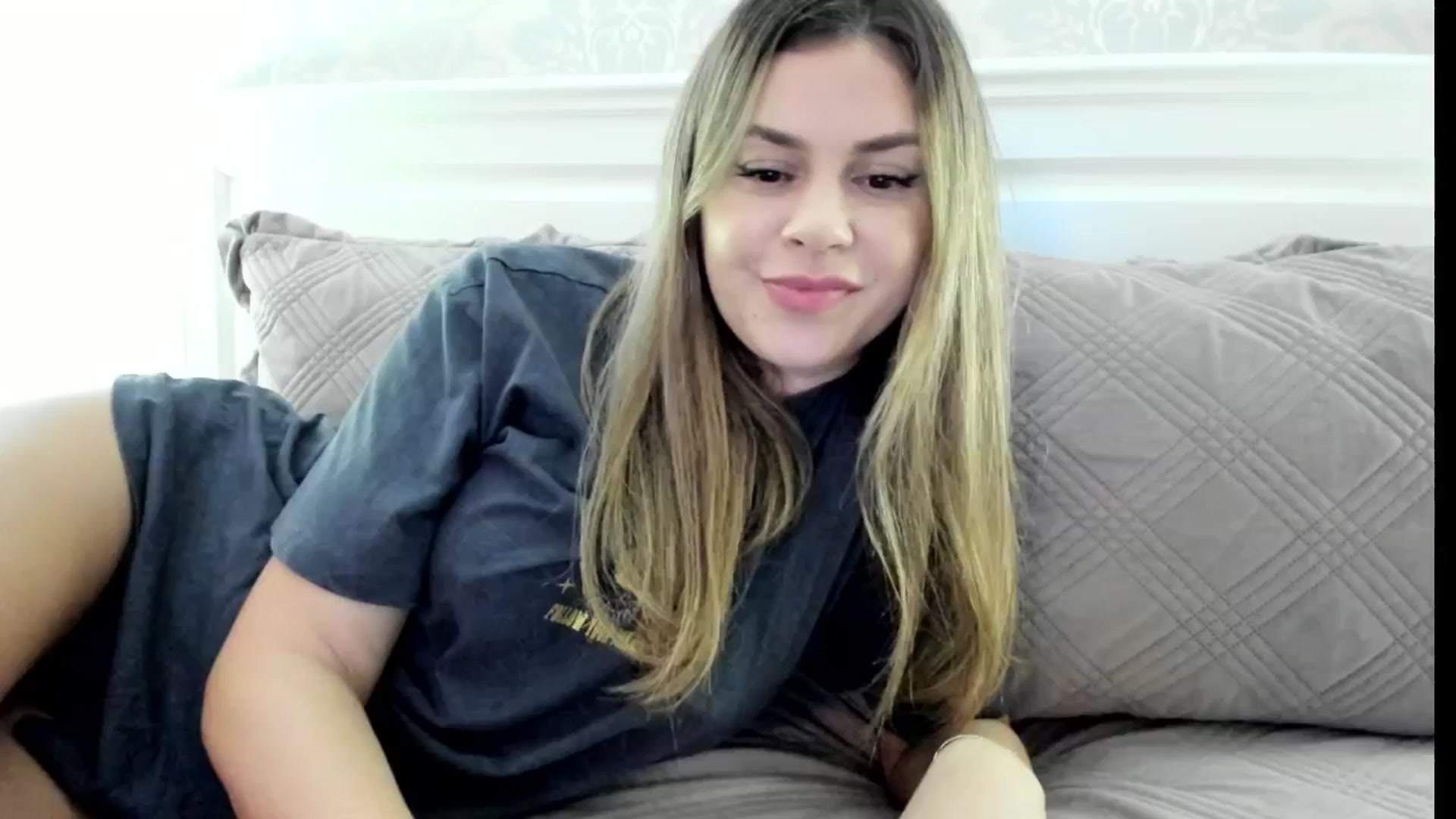 Gallery image thumbnail from IceyGirl's myfreecams stream on, 10/30/2024, 24:19 image 1 of 20