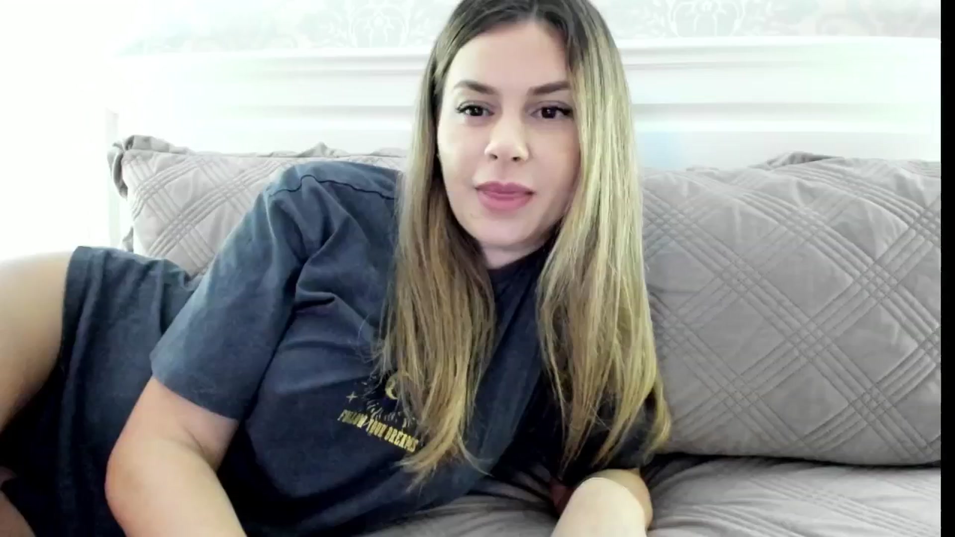 Gallery image thumbnail from IceyGirl's myfreecams stream on, 10/30/2024, 24:19 image 13 of 20