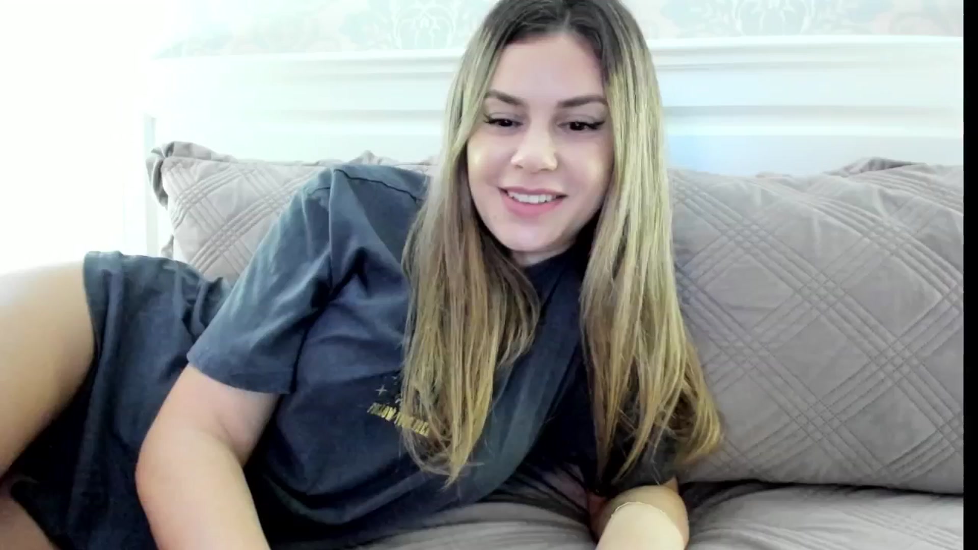 Gallery image thumbnail from IceyGirl's myfreecams stream on, 10/30/2024, 24:19 image 3 of 20